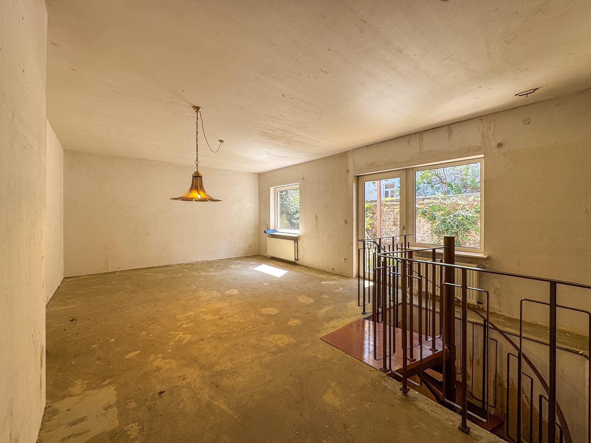 Immobilienangebot - Düsseldorf / Derendorf - Alle - Derendorf: Ihr neues Zuhause mit Gartenidylle – individuelle 2-Ebenen-Wohnung mit Potenzial