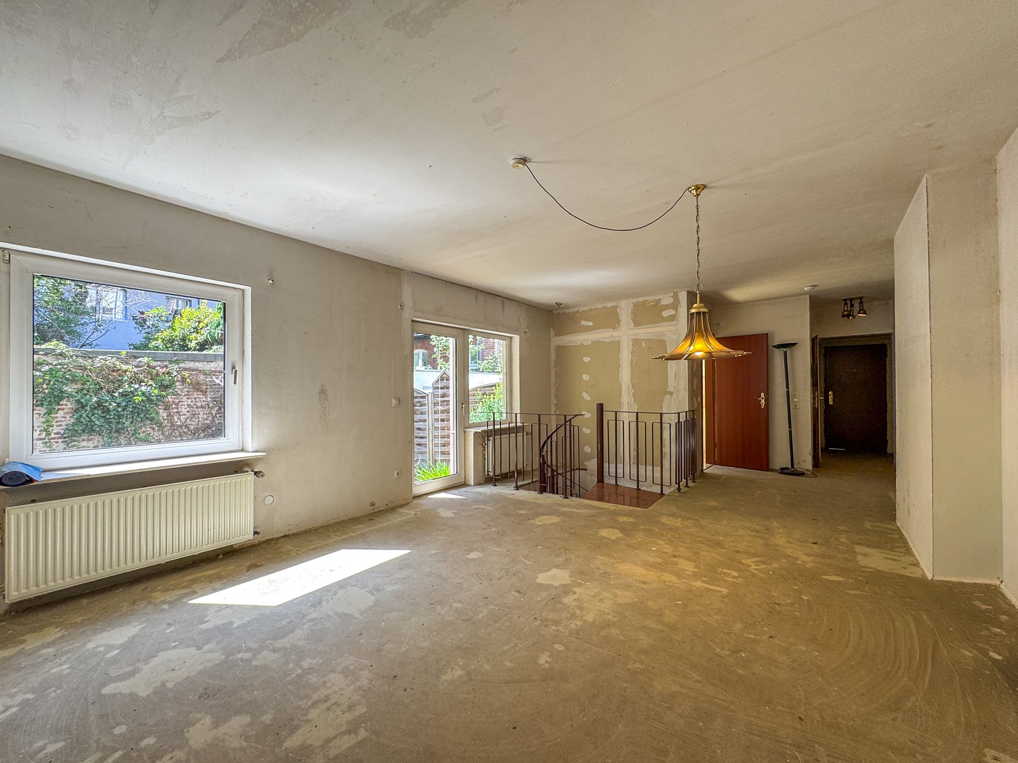 Immobilienangebot - Düsseldorf / Derendorf - Alle - Derendorf: Ihr neues Zuhause mit Gartenidylle – individuelle 2-Ebenen-Wohnung mit Potenzial