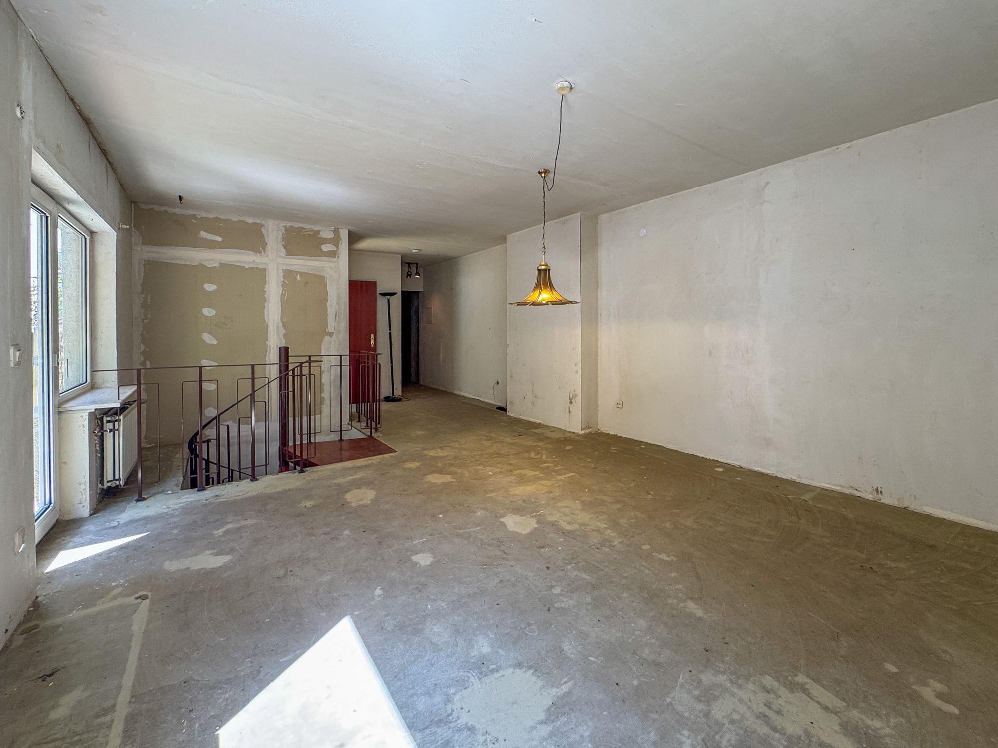 Immobilienangebot - Düsseldorf / Derendorf - Alle - Derendorf: Ihr neues Zuhause mit Gartenidylle – individuelle 2-Ebenen-Wohnung mit Potenzial