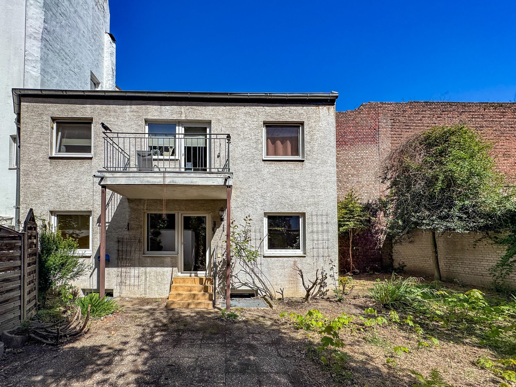 Immobilienangebot - Düsseldorf / Derendorf - Alle - Derendorf: Ihr neues Zuhause mit Gartenidylle – individuelle 2-Ebenen-Wohnung mit Potenzial