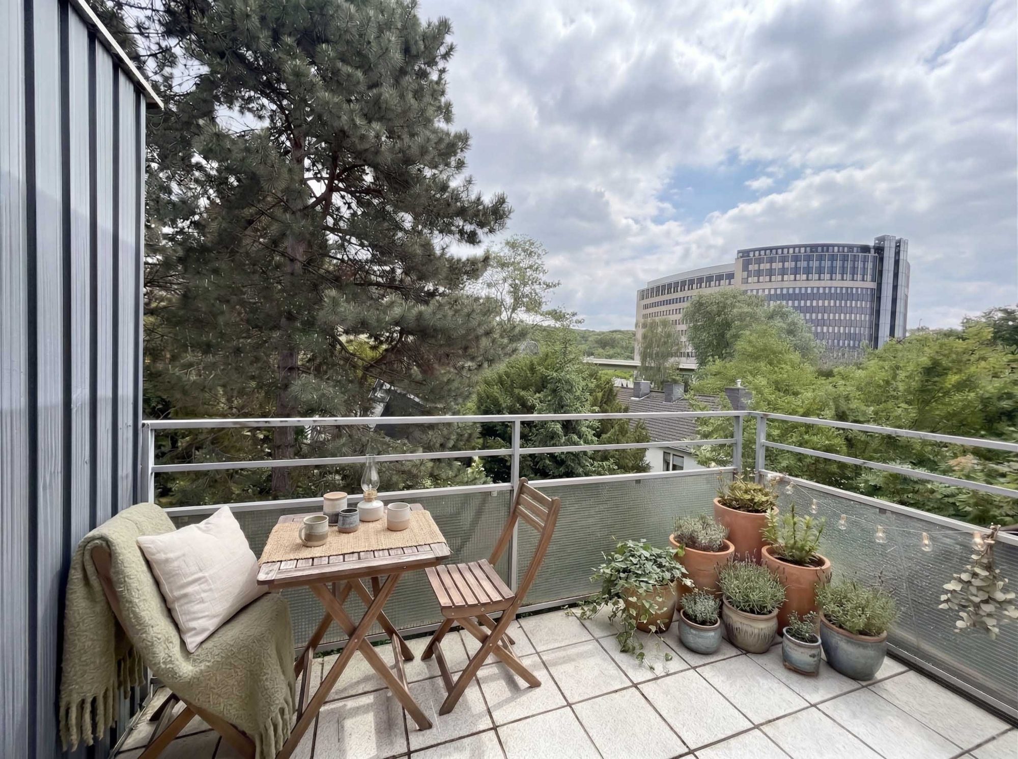 Immobilienangebot - Düsseldorf - Alle - Düsseldorf-Rath: Attraktive 3-Zimmer Renditeimmobilie mit zwei Balkonen und Eigennutzungsoption!