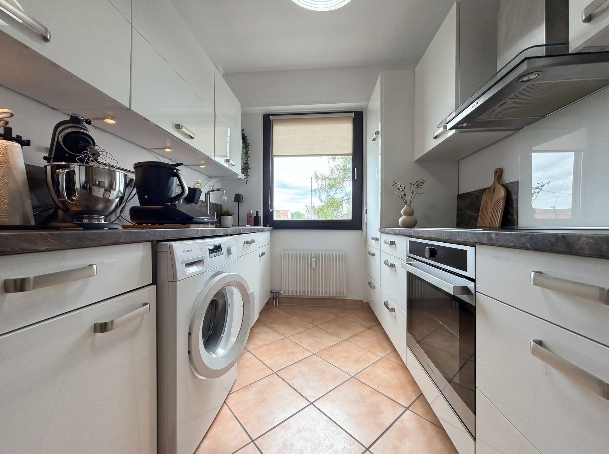 Immobilienangebot - Düsseldorf - Alle - Düsseldorf-Rath: Attraktive 3-Zimmer Renditeimmobilie mit zwei Balkonen und Eigennutzungsoption!
