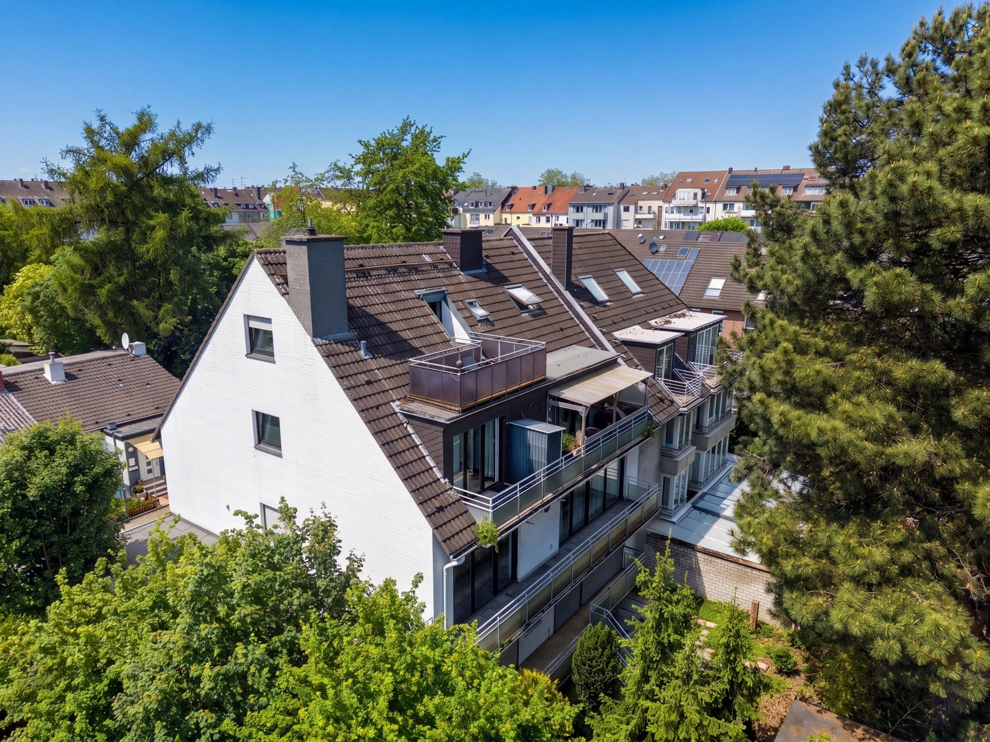 Immobilienangebot - Düsseldorf - Alle - Düsseldorf-Rath: Zwei Wohnungen als gemeinsame Eigen­tums­einheit zu verkaufen!