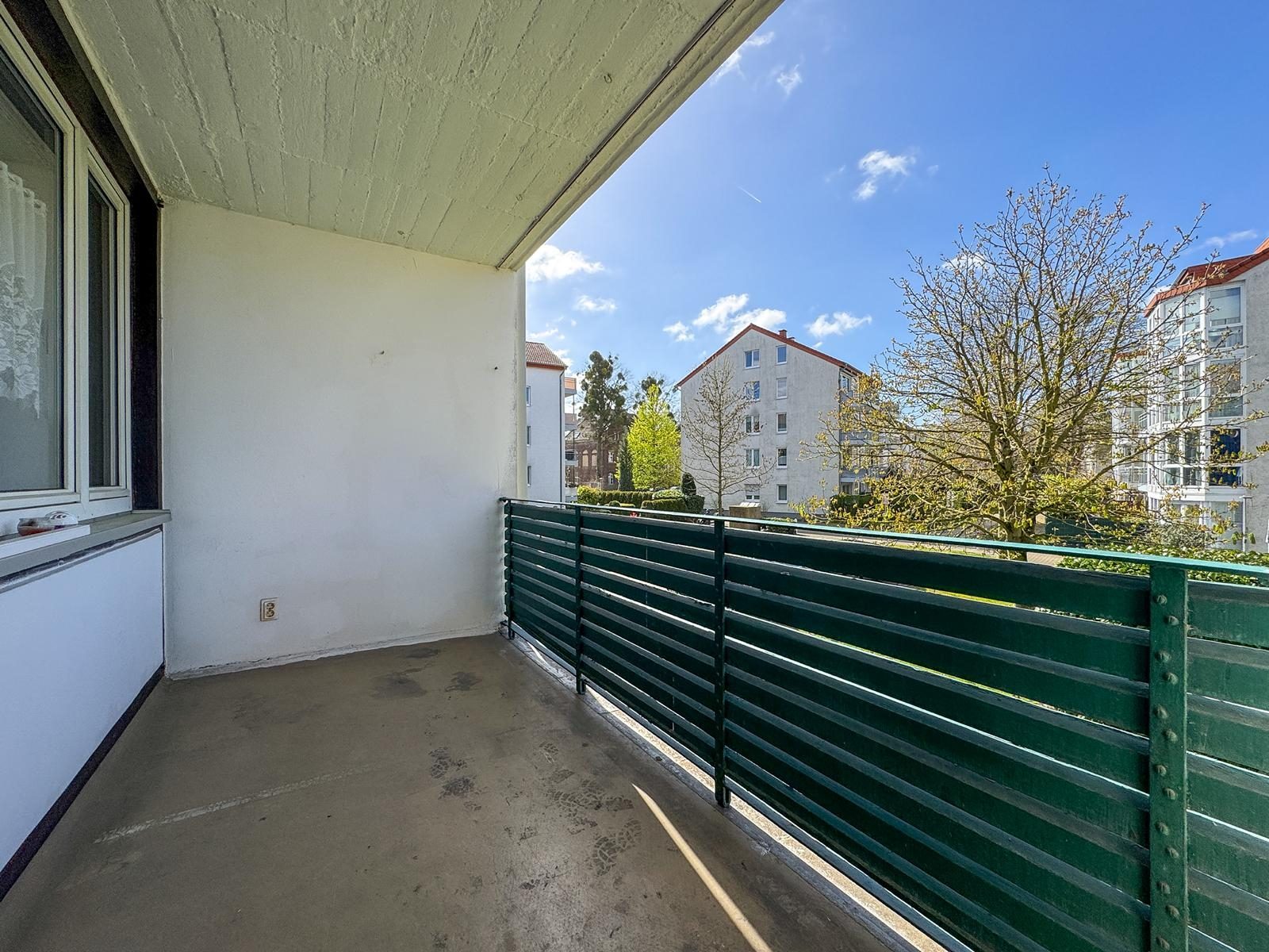 Immobilienangebot - Düsseldorf / Holthausen - Alle - Holthausen: Charmante 2-Zimmer-Wohnung mit offener Wohnküche und ruhigem Balkon