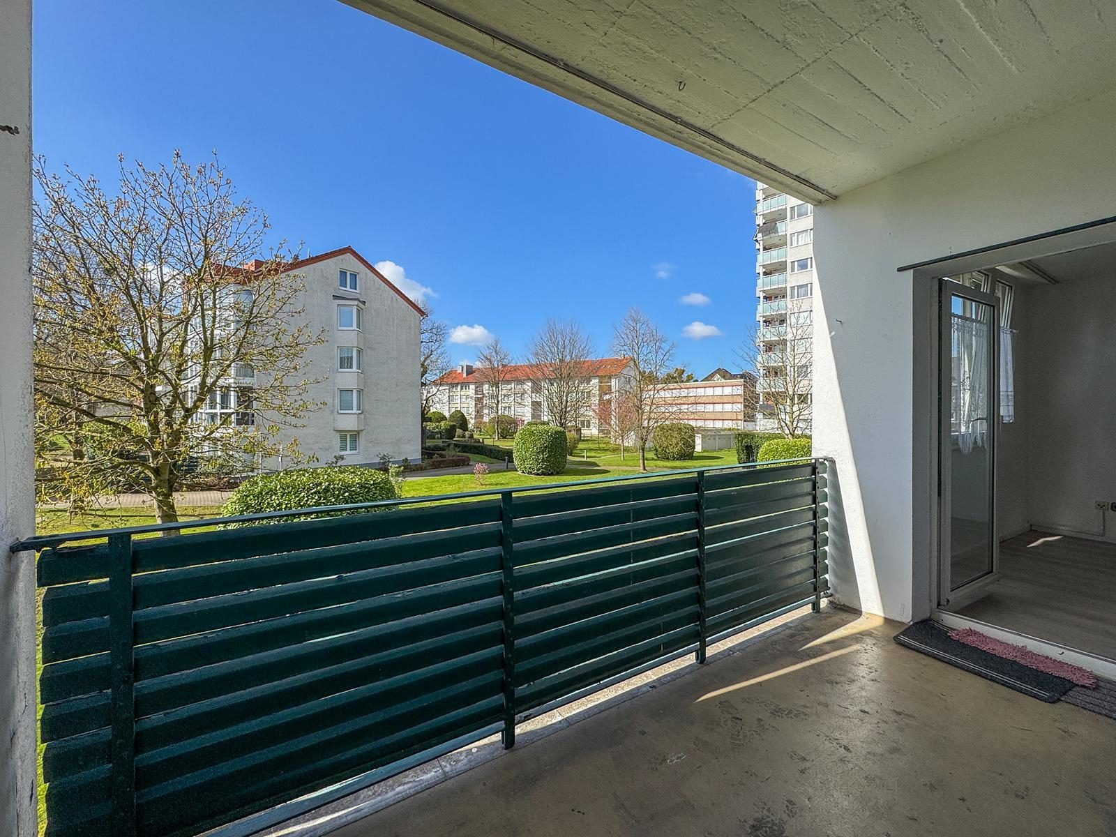 Immobilienangebot - Düsseldorf / Holthausen - Alle - Holthausen: Charmante 2-Zimmer-Wohnung mit offener Wohnküche und ruhigem Balkon