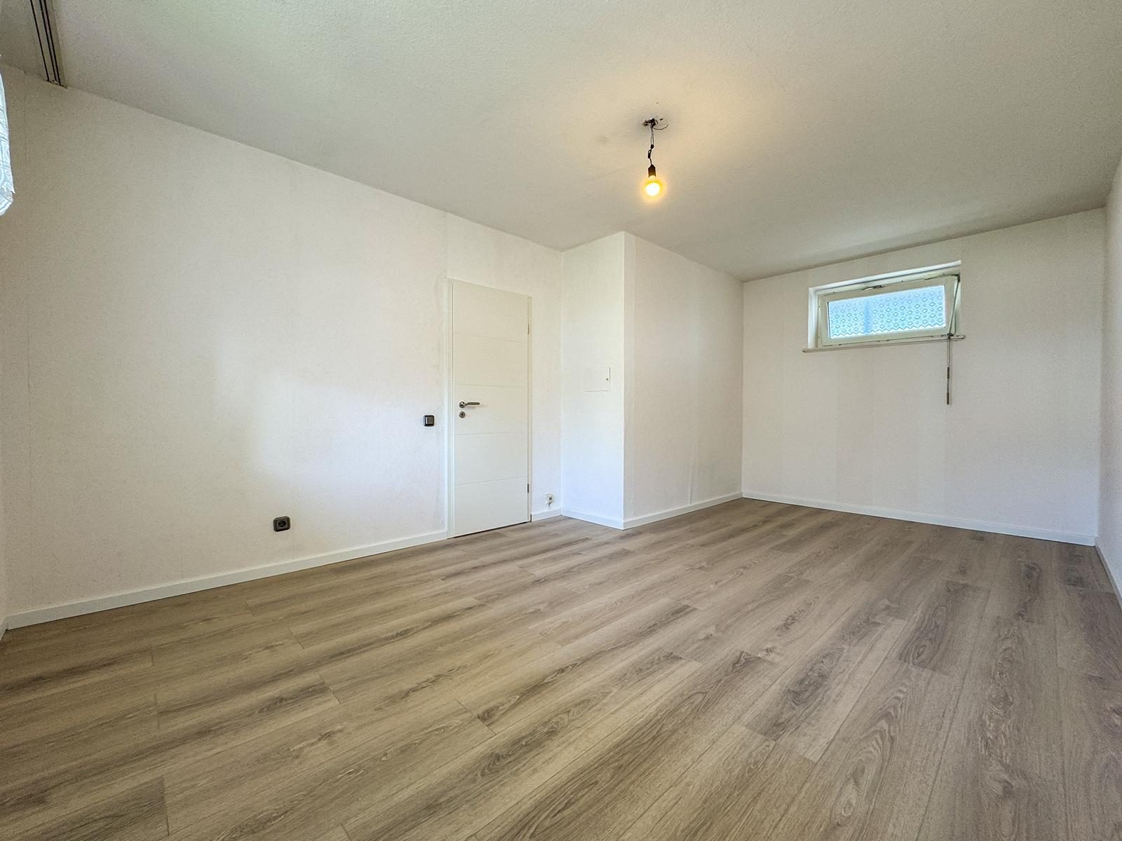 Immobilienangebot - Düsseldorf / Holthausen - Alle - Holthausen: Charmante 2-Zimmer-Wohnung mit offener Wohnküche und ruhigem Balkon
