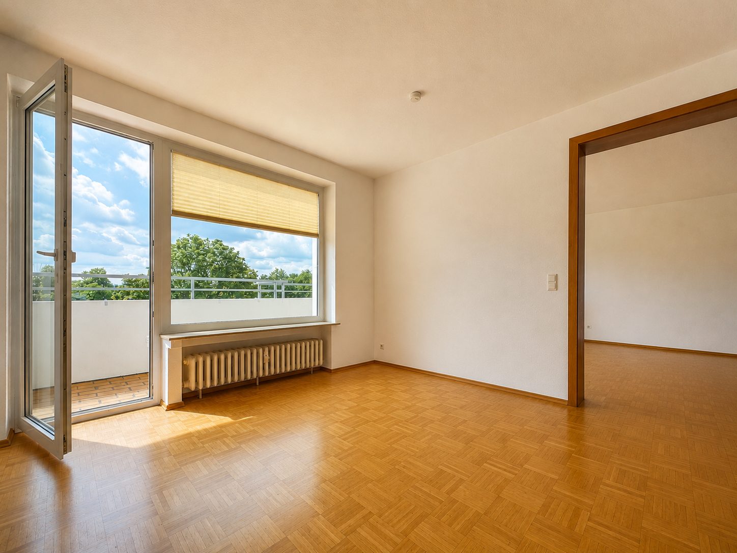 Immobilienangebot - Düsseldorf / Urdenbach - Alle - Urdenbach: Gepflegte 3-Zimmer-Wohnung mit Süd-Ost-Balkon, Aufzug & Tiefgarage