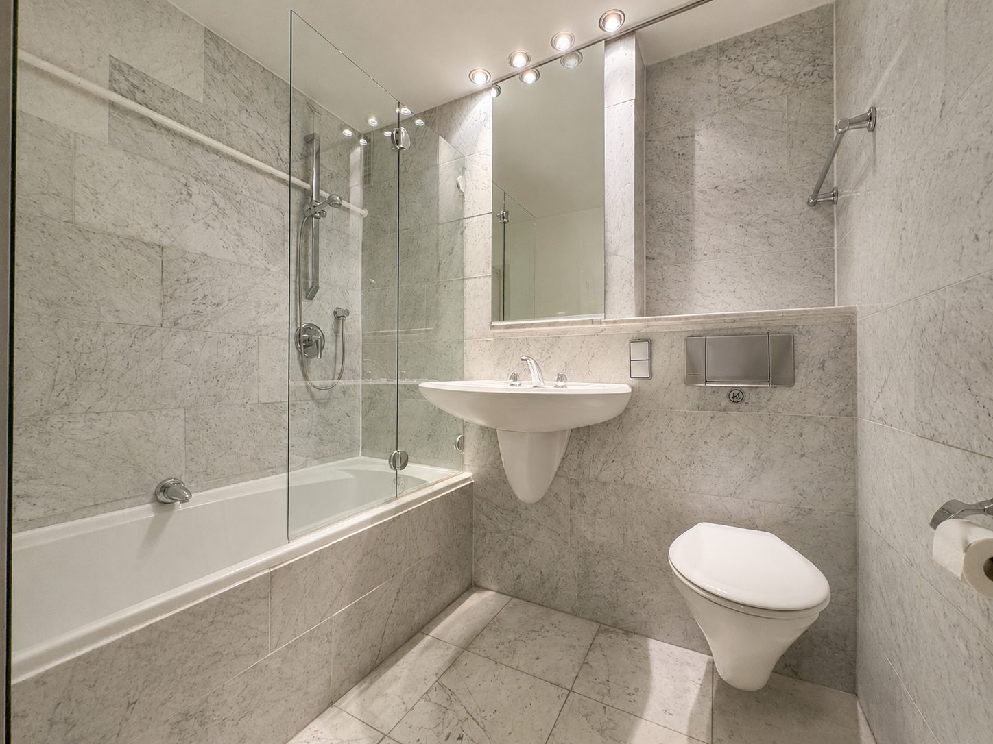 Immobilienangebot - Düsseldorf / Urdenbach - Alle - Urdenbach: Gepflegte 3-Zimmer-Wohnung mit Süd-Ost-Balkon, Aufzug & Tiefgarage