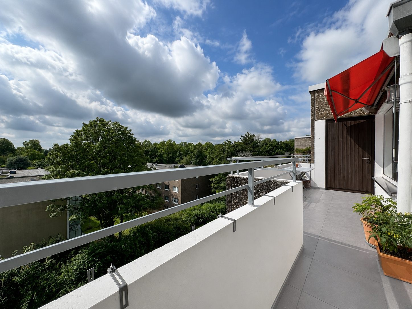 Immobilienangebot - Düsseldorf / Urdenbach - Alle - Urdenbach: Gepflegte 3-Zimmer-Wohnung mit Süd-Ost-Balkon, Aufzug & Tiefgarage