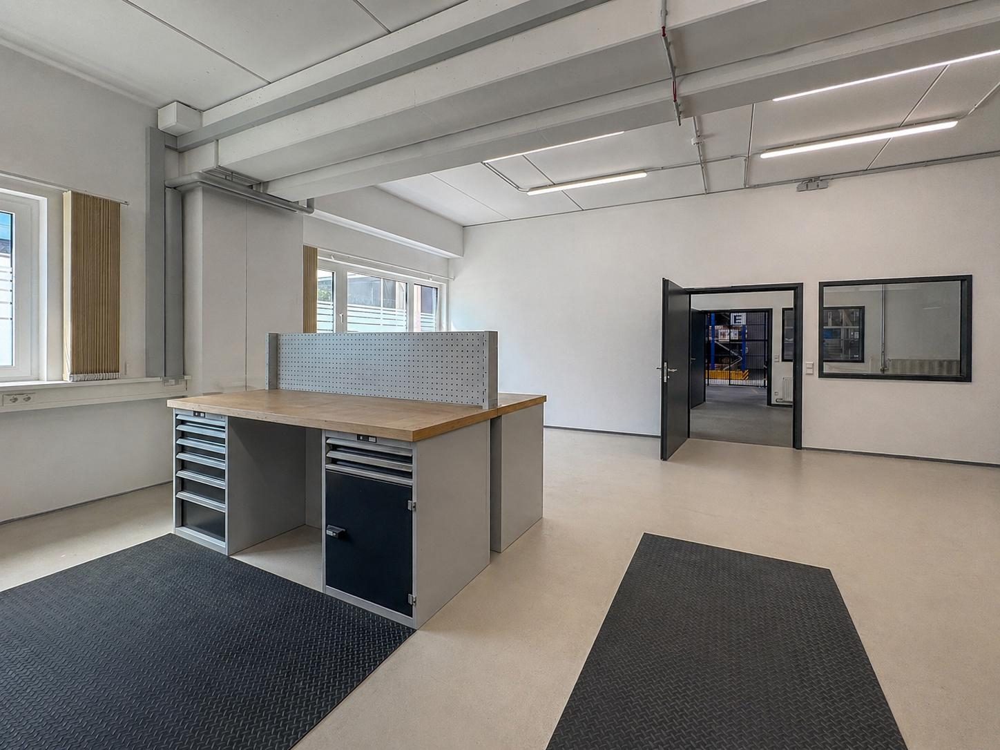 Immobilienangebot - Düsseldorf / Flingern Süd - Alle - Flingern Süd: Hochwertige Gewerbeeinheit mit Halle & Büros – flexibel nutzbar auf 861 m²