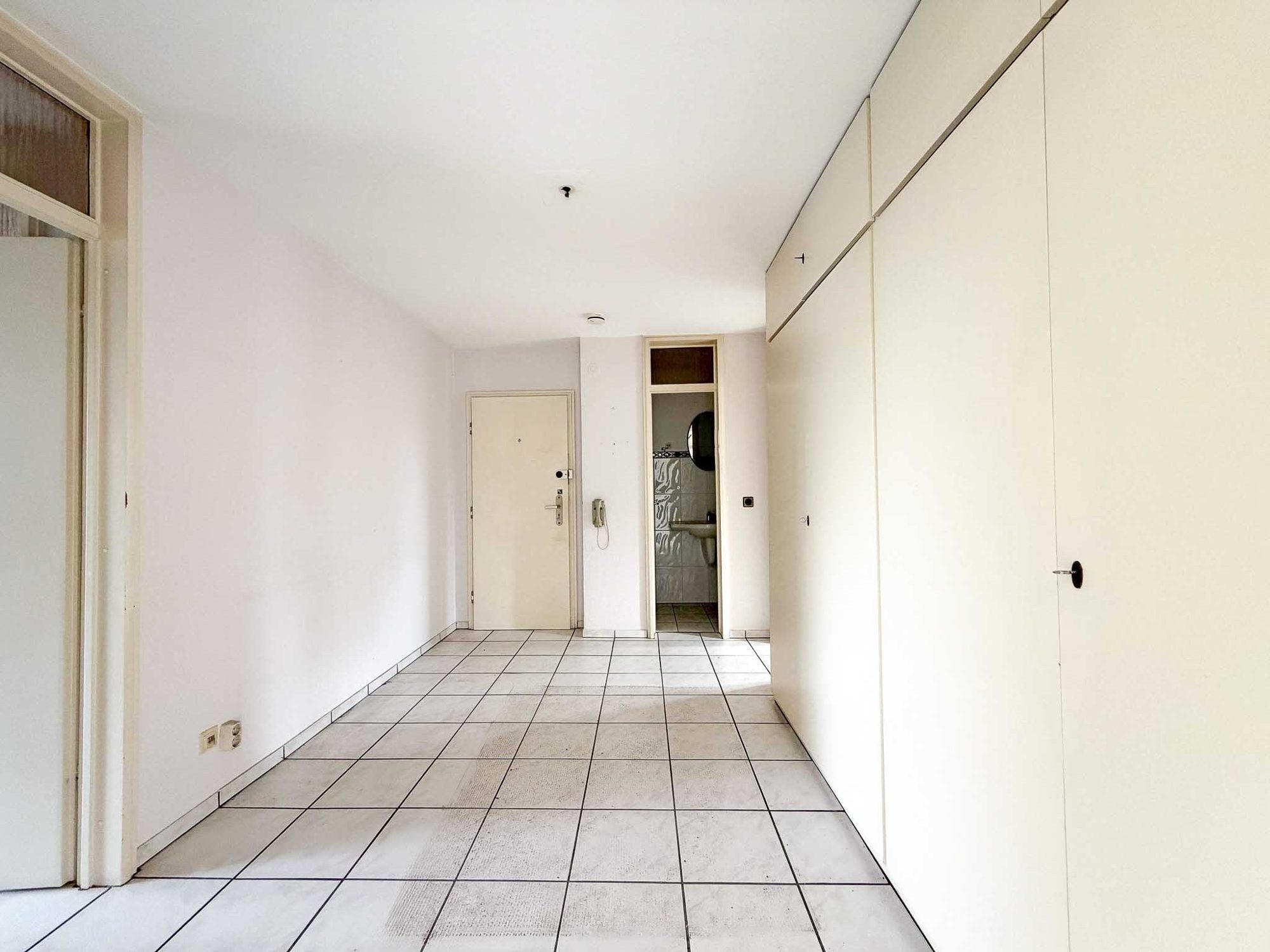 Immobilienangebot - Ratingen / Tiefenbroich - Alle - Ratingen: Renovierungsbedürftige 3,5-Zimmer-Dachgeschosswohnung mit Südbalkon & Tiefgarage!