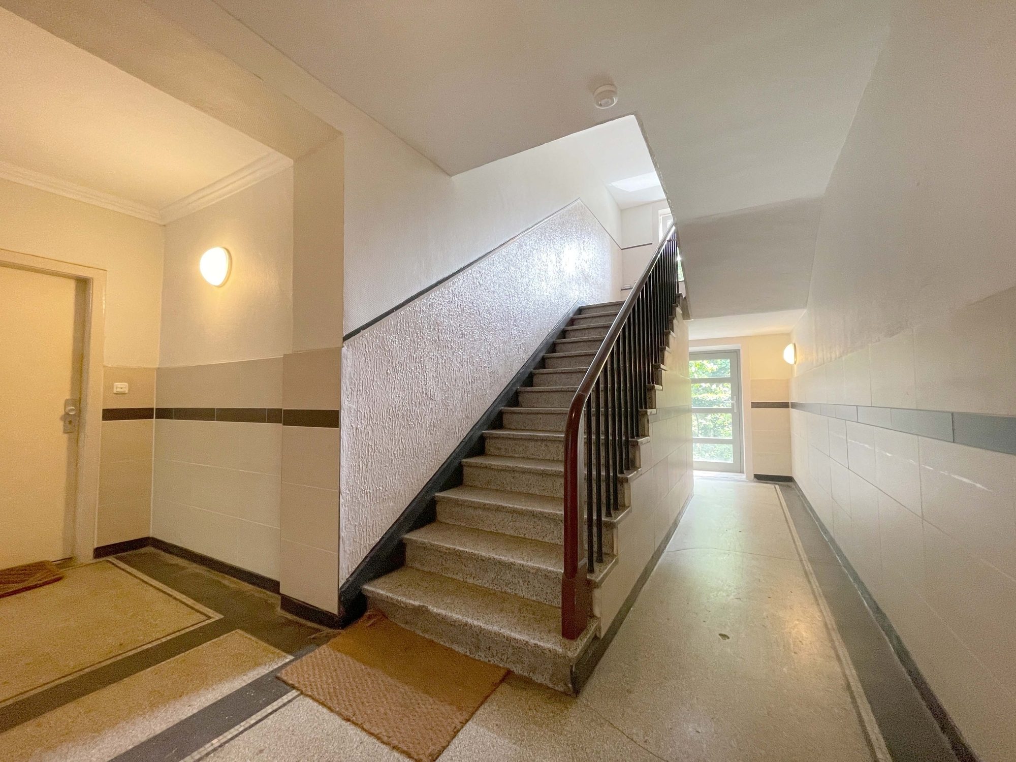 Immobilienangebot - Düsseldorf - Alle - Großzügige und leerstehende 3-Zimmerwohnung in Bilk – direkt an der Düssel!