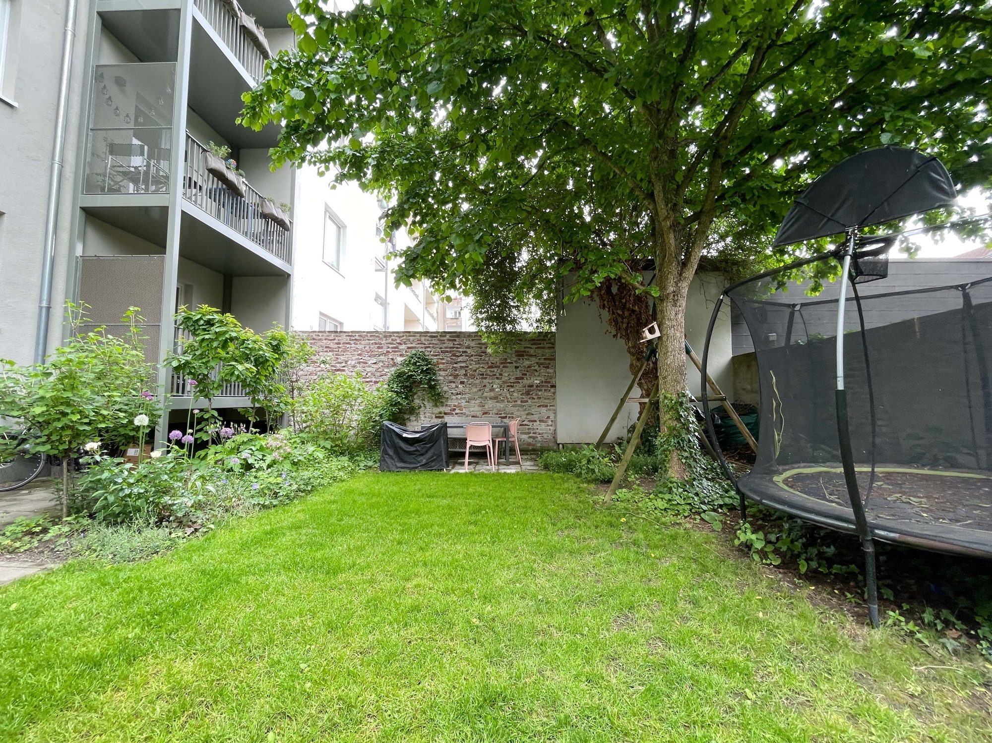 Immobilienangebot - Düsseldorf - Alle - Großzügige und leerstehende 3-Zimmerwohnung in Bilk – direkt an der Düssel!