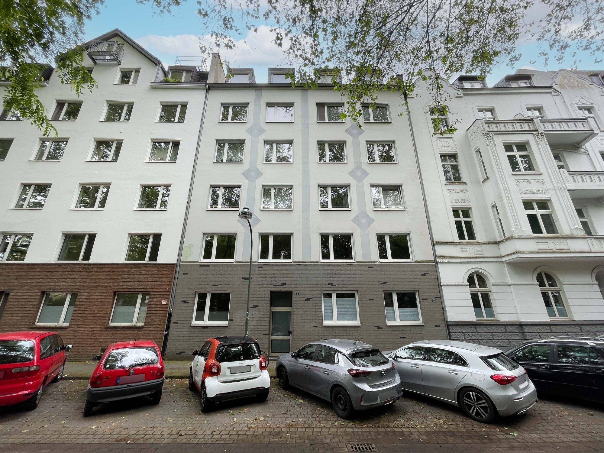 Immobilienangebot - Düsseldorf - Alle - Großzügige und leerstehende 3-Zimmerwohnung in Bilk – direkt an der Düssel!