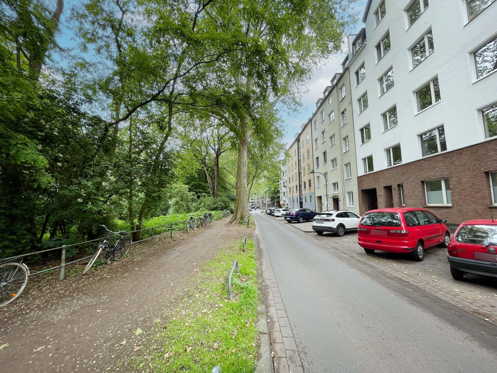 Immobilienangebot - Düsseldorf - Alle - Großzügige und leerstehende 3-Zimmerwohnung in Bilk – direkt an der Düssel!