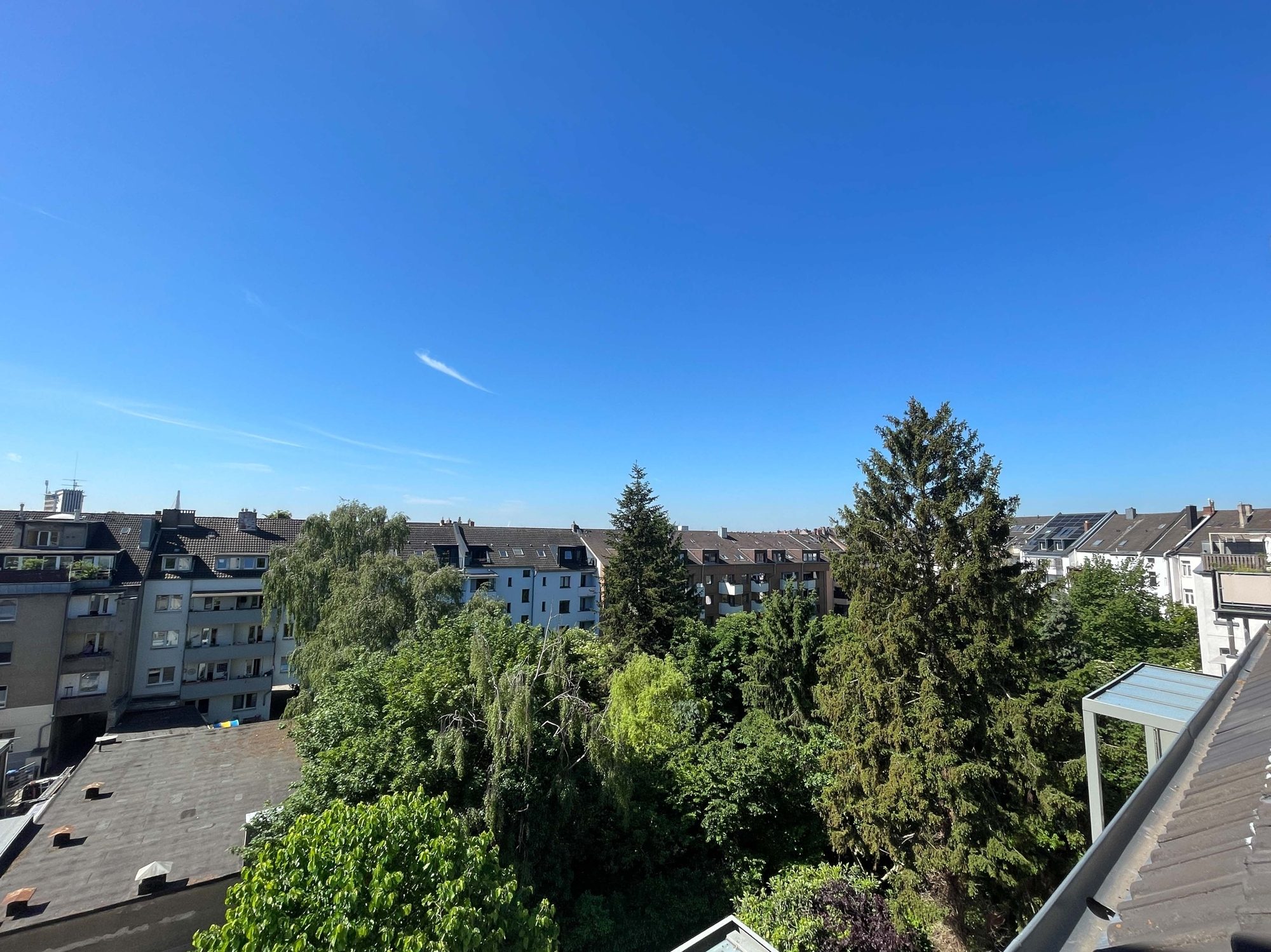 Immobilienangebot - Düsseldorf - Alle - Großzügige und leerstehende 3-Zimmerwohnung in Bilk – direkt an der Düssel!