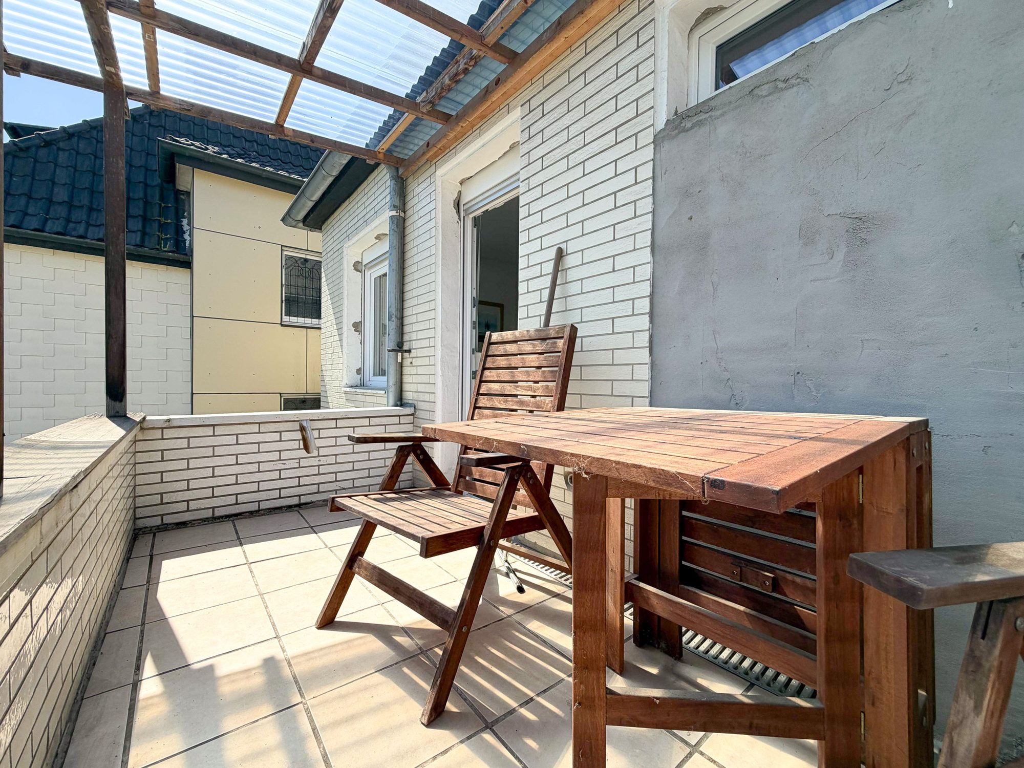 Immobilienangebot - Düsseldorf - Alle - Düsseldorf-Mörsenbroich: Charmantes Reihenendhaus mit Gartenidylle und Gestaltungspotenzial!