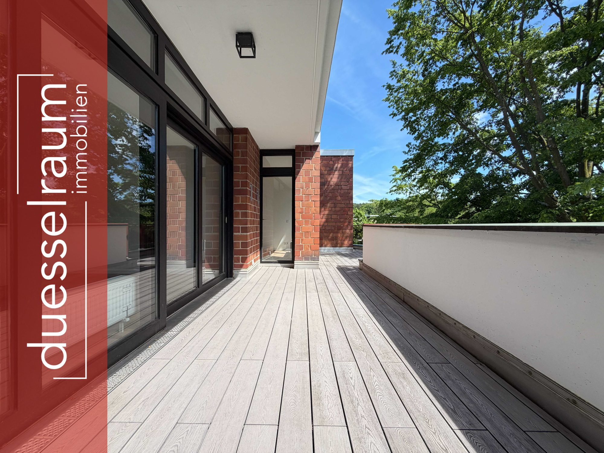 Immobilienangebot - Düsseldorf - Alle - Exklusives Wohnen auf gehobenem Niveau – Großzügige 4-Zimmer-Wohnung mit Terrasse und Einbauküche!