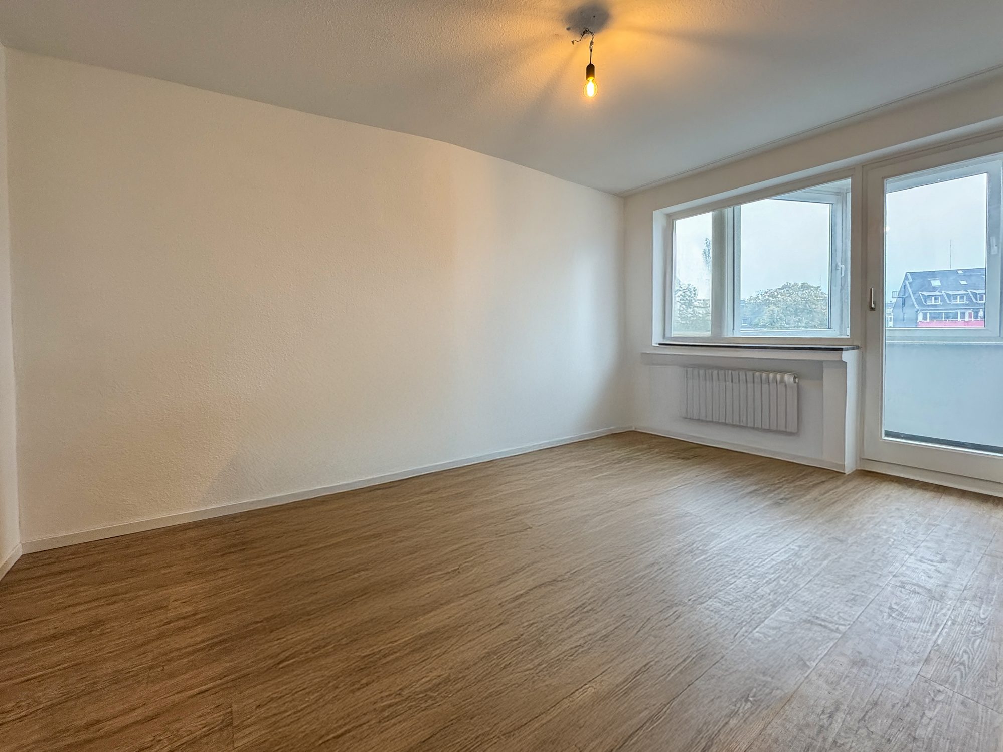 Immobilienangebot - Düsseldorf - Alle - Oberbilk: 2-Zimmer-Eigentumswohnung mit Wintergarten und Tiefgaragenstellplatz