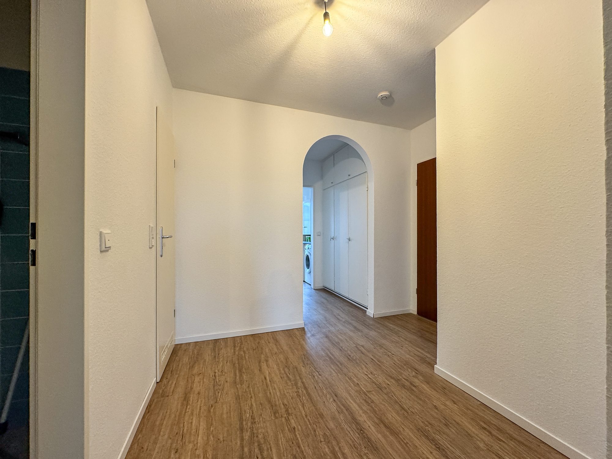 Immobilienangebot - Düsseldorf - Alle - Oberbilk: 2-Zimmer-Eigentumswohnung mit Wintergarten und Tiefgaragenstellplatz