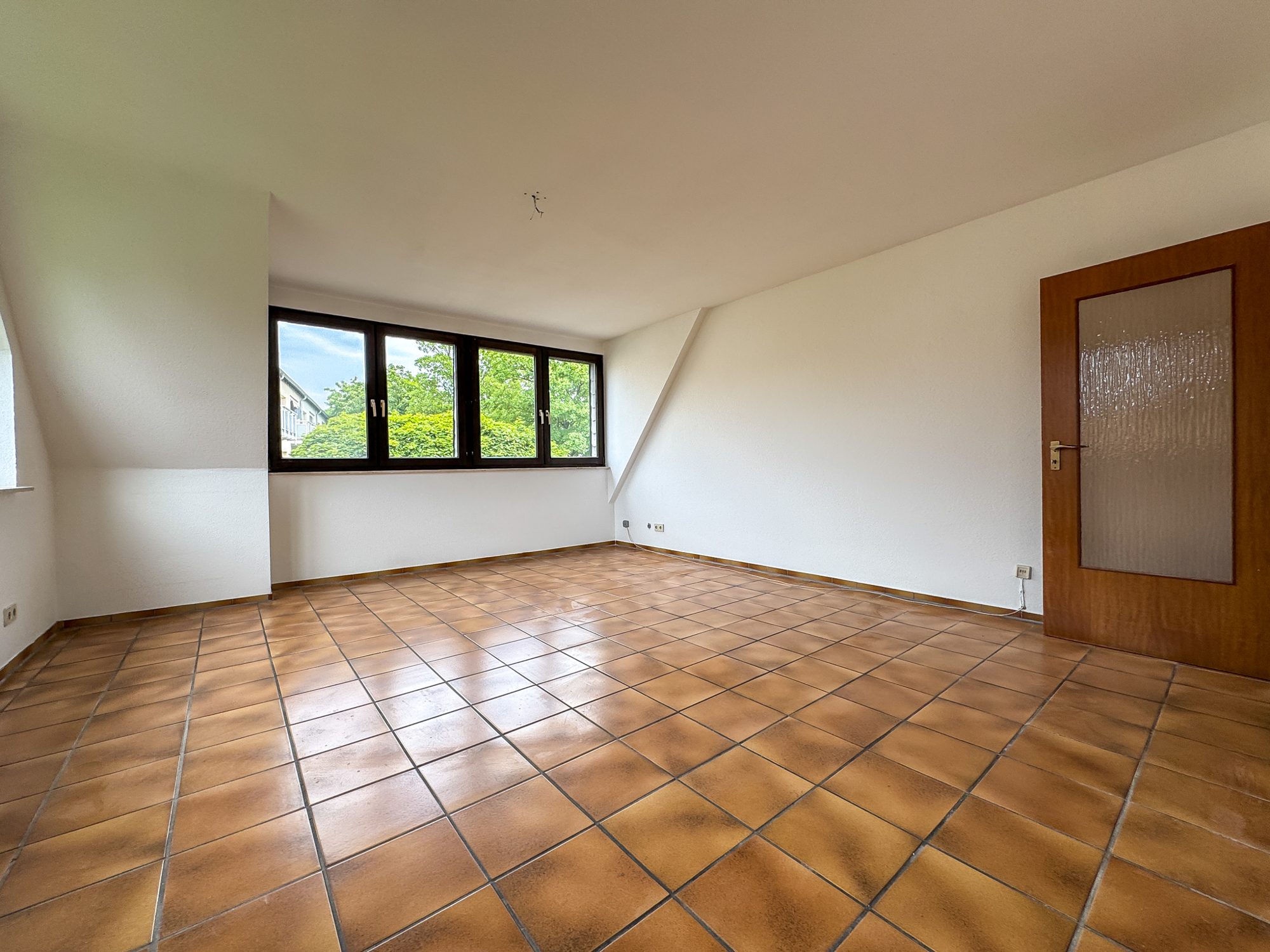 Immobilienangebot - Düsseldorf - Alle - Düsseldorf Benrath: 2-Zimmer Maisonette Wohnung mit Nord-West-Balkon!