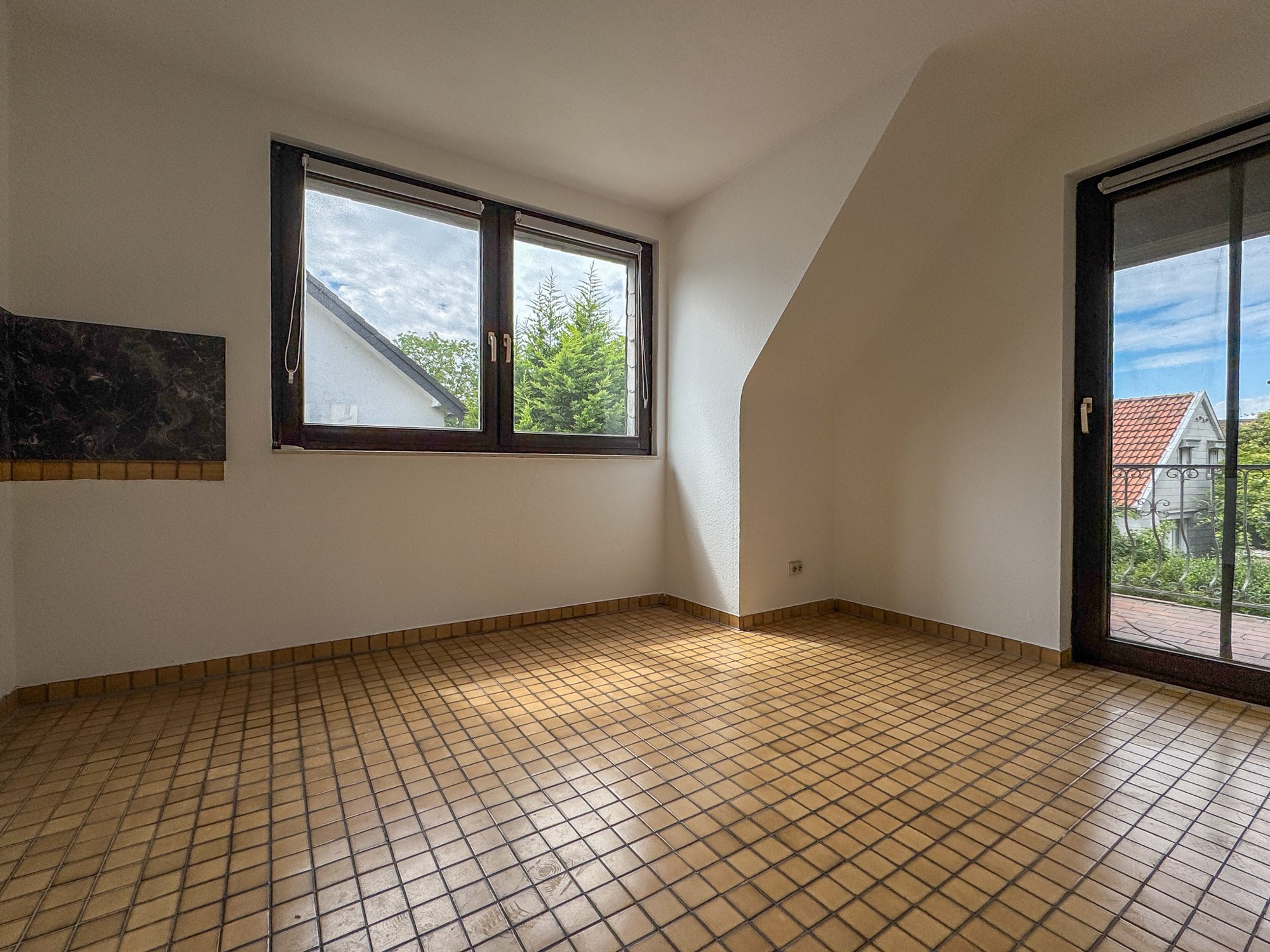 Immobilienangebot - Düsseldorf - Alle - Düsseldorf Benrath: 2-Zimmer Maisonette Wohnung mit Nord-West-Balkon!