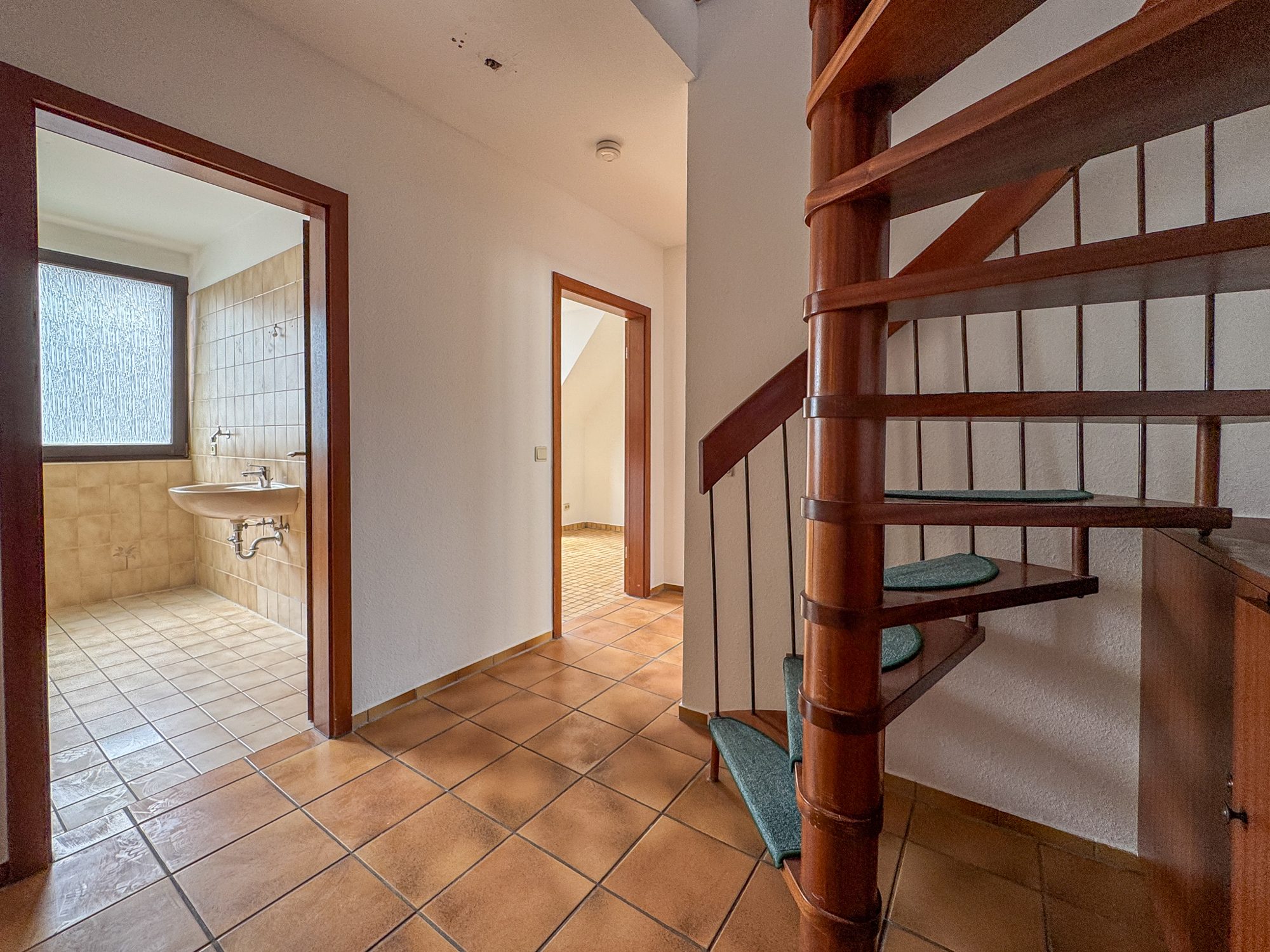 Immobilienangebot - Düsseldorf - Alle - Düsseldorf Benrath: 2-Zimmer Maisonette Wohnung mit Nord-West-Balkon!