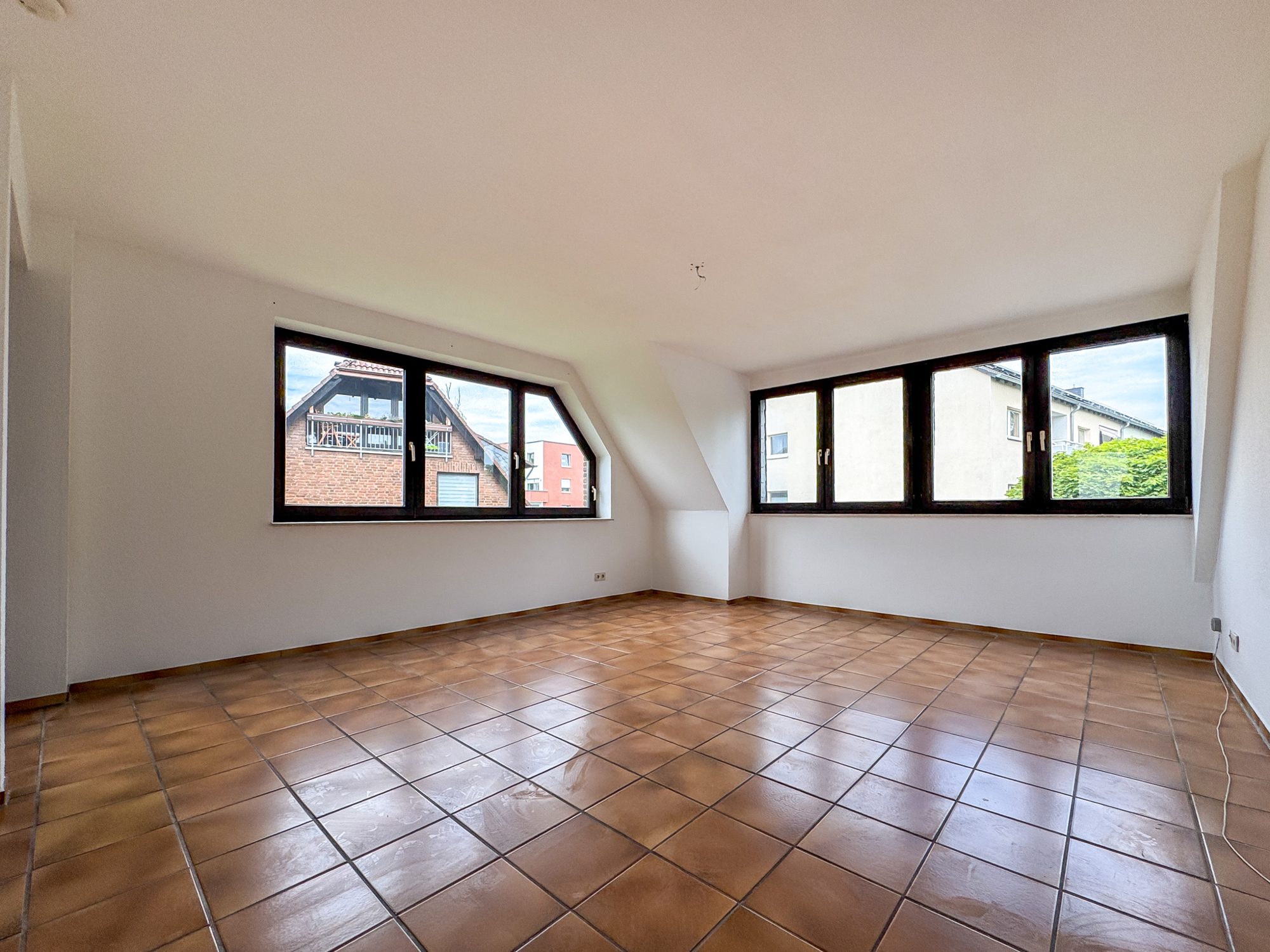 Immobilienangebot - Düsseldorf - Alle - Düsseldorf Benrath: 2-Zimmer Maisonette Wohnung mit Nord-West-Balkon!