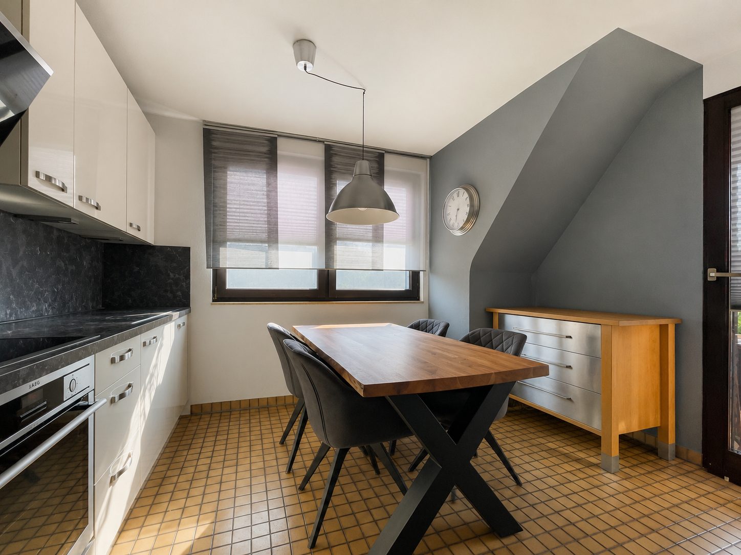 Immobilienangebot - Düsseldorf - Alle - Düsseldorf Benrath: 2-Zimmer Maisonette Wohnung mit Nord-West-Balkon!