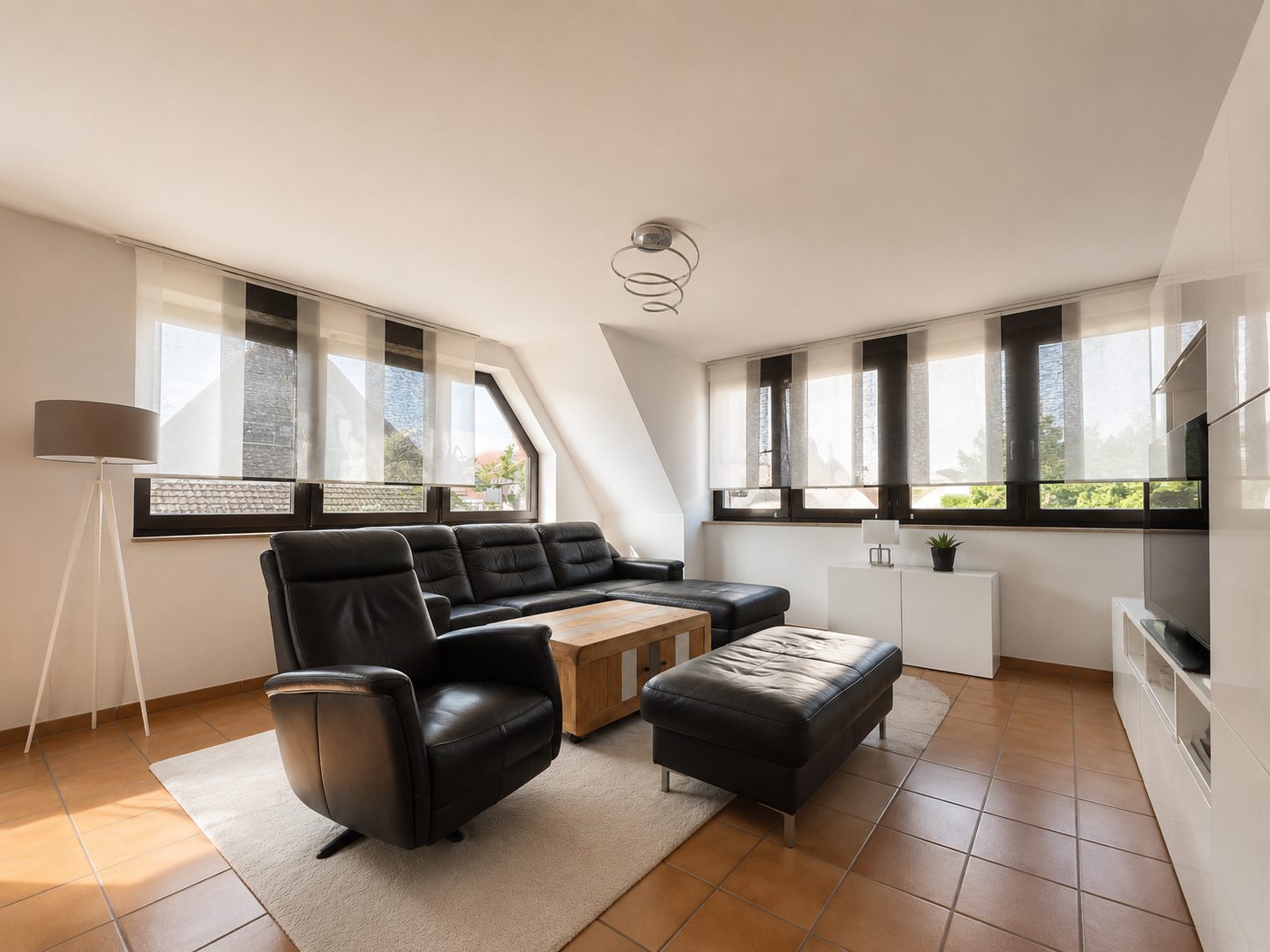 Immobilienangebot - Düsseldorf - Alle - Düsseldorf Benrath: 2-Zimmer Maisonette Wohnung mit Nord-West-Balkon!
