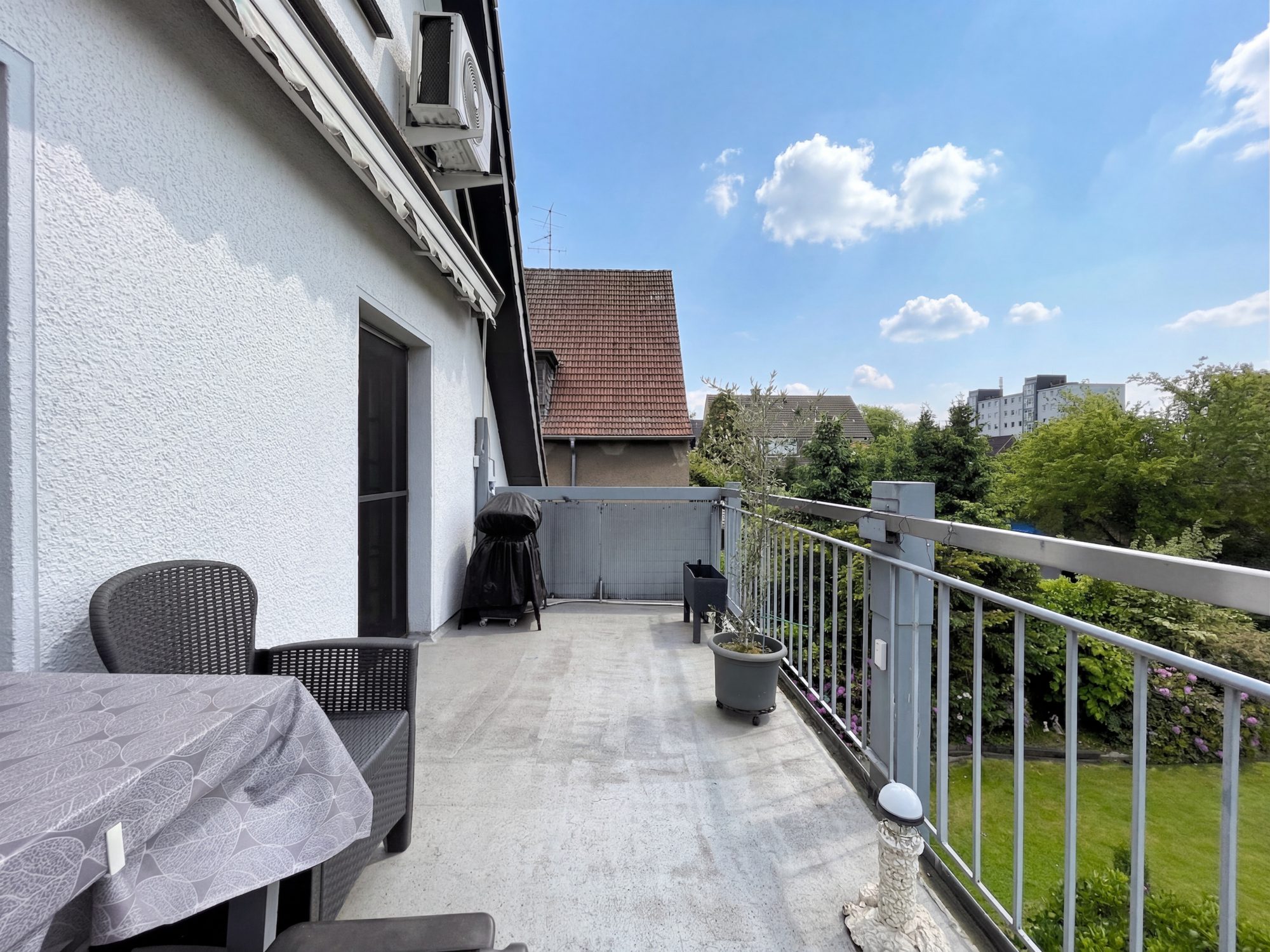 Immobilienangebot - Duisburg - Alle - Duisburg-Buchholz: helle Maisonette-Wohnung mit Balkon und Blick ins Grüne in ruhiger Wohnlage