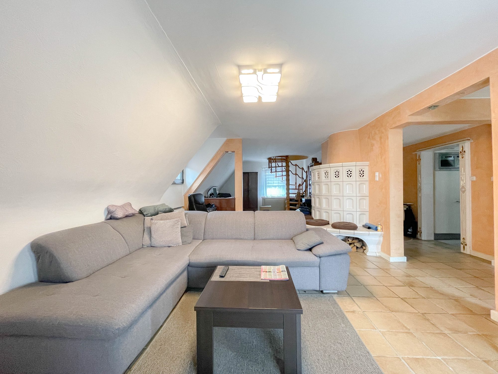 Immobilienangebot - Duisburg - Alle - Duisburg-Buchholz: helle Maisonette-Wohnung mit Balkon und Blick ins Grüne in ruhiger Wohnlage
