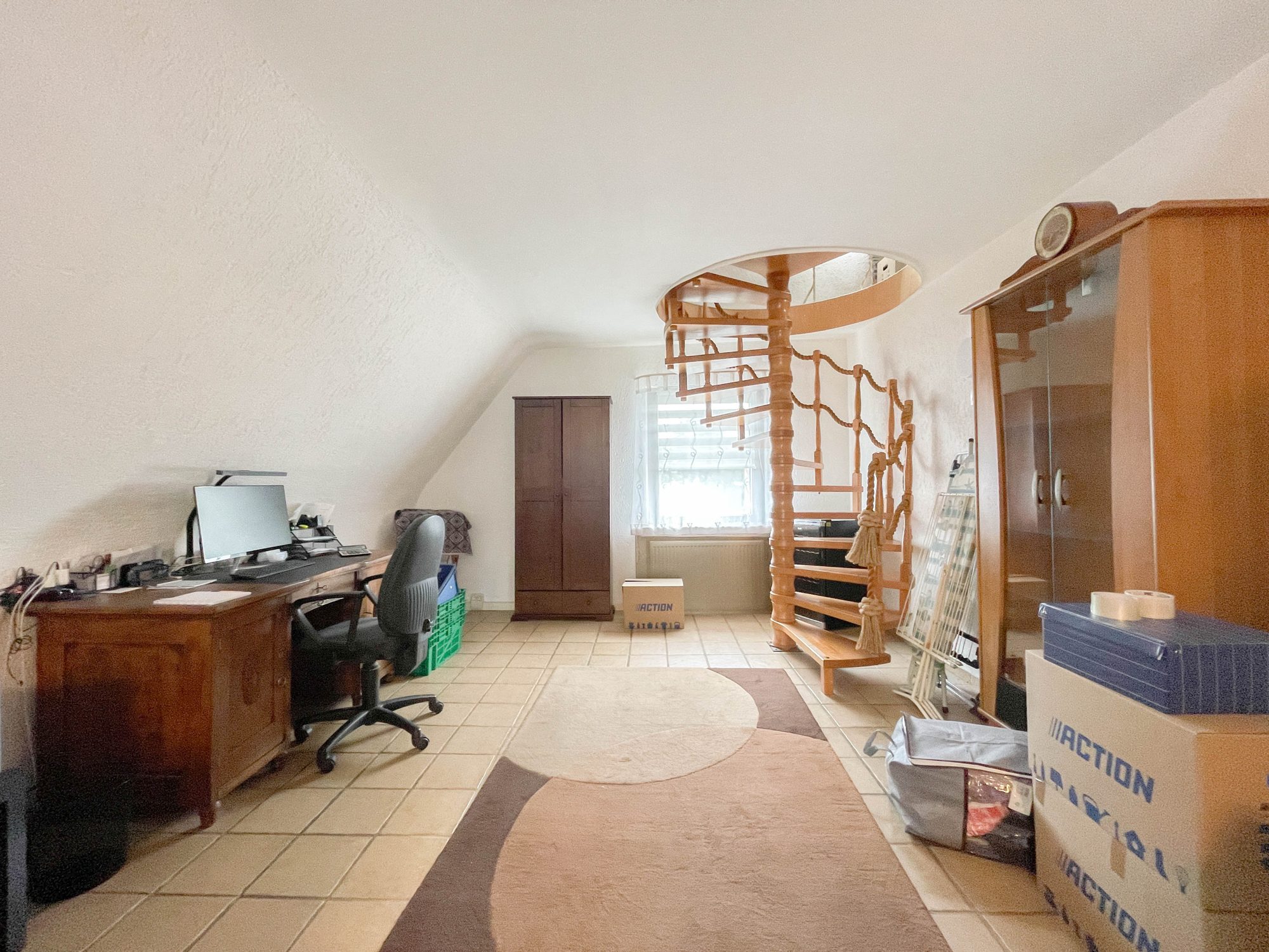 Immobilienangebot - Duisburg - Alle - Duisburg-Buchholz: helle Maisonette-Wohnung mit Balkon und Blick ins Grüne in ruhiger Wohnlage