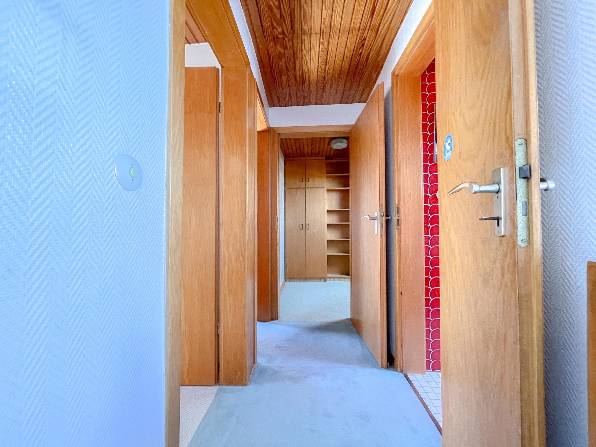 Immobilienangebot - Düsseldorf - Alle - Wersten: gepflegtes Reihenmittelhaus mit Süd-Garten und Entwicklungspotenzial in ruhiger Lage
