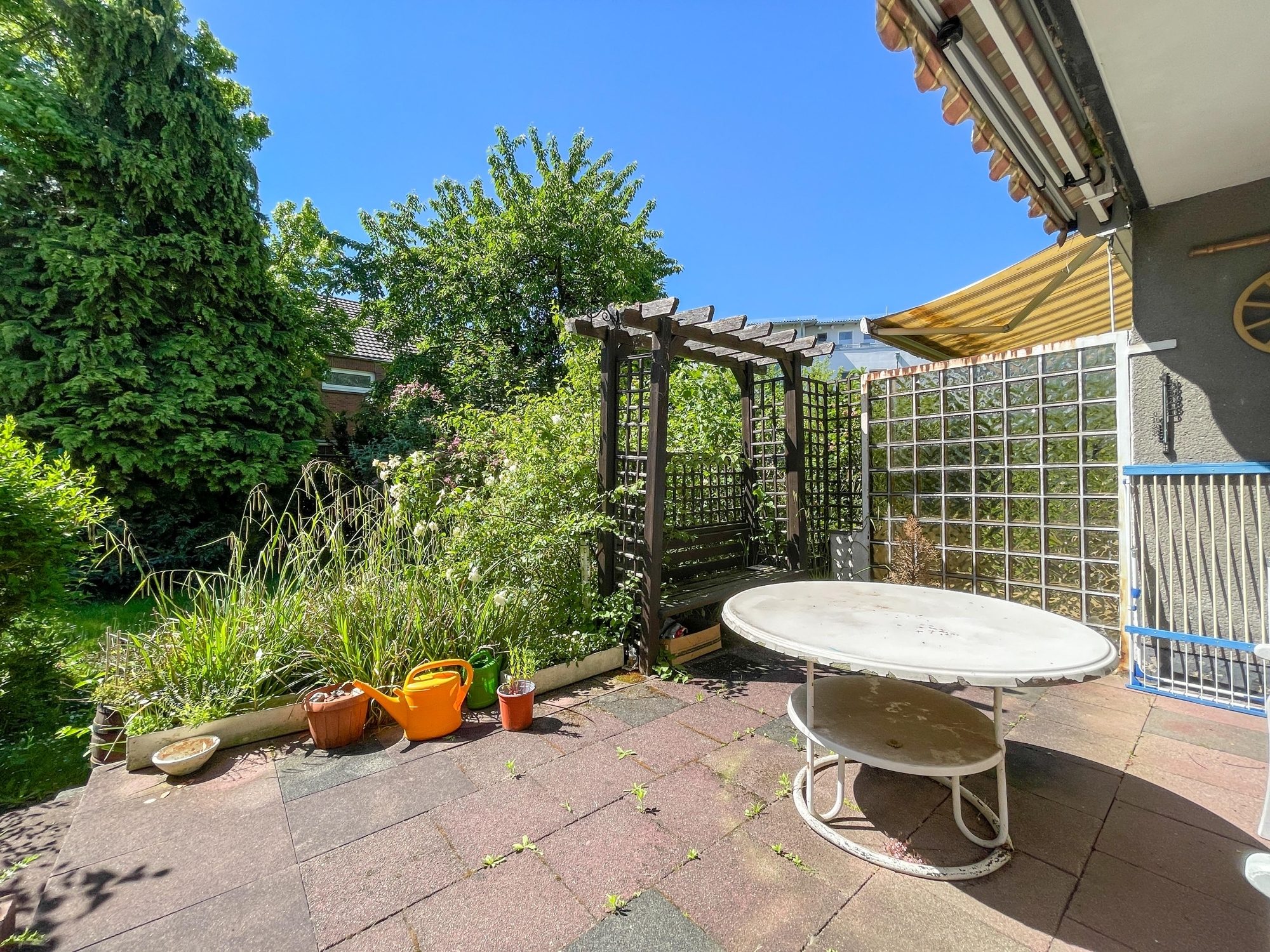 Immobilienangebot - Düsseldorf - Alle - Wersten: gepflegtes Reihenmittelhaus mit Süd-Garten und Entwicklungspotenzial in ruhiger Lage