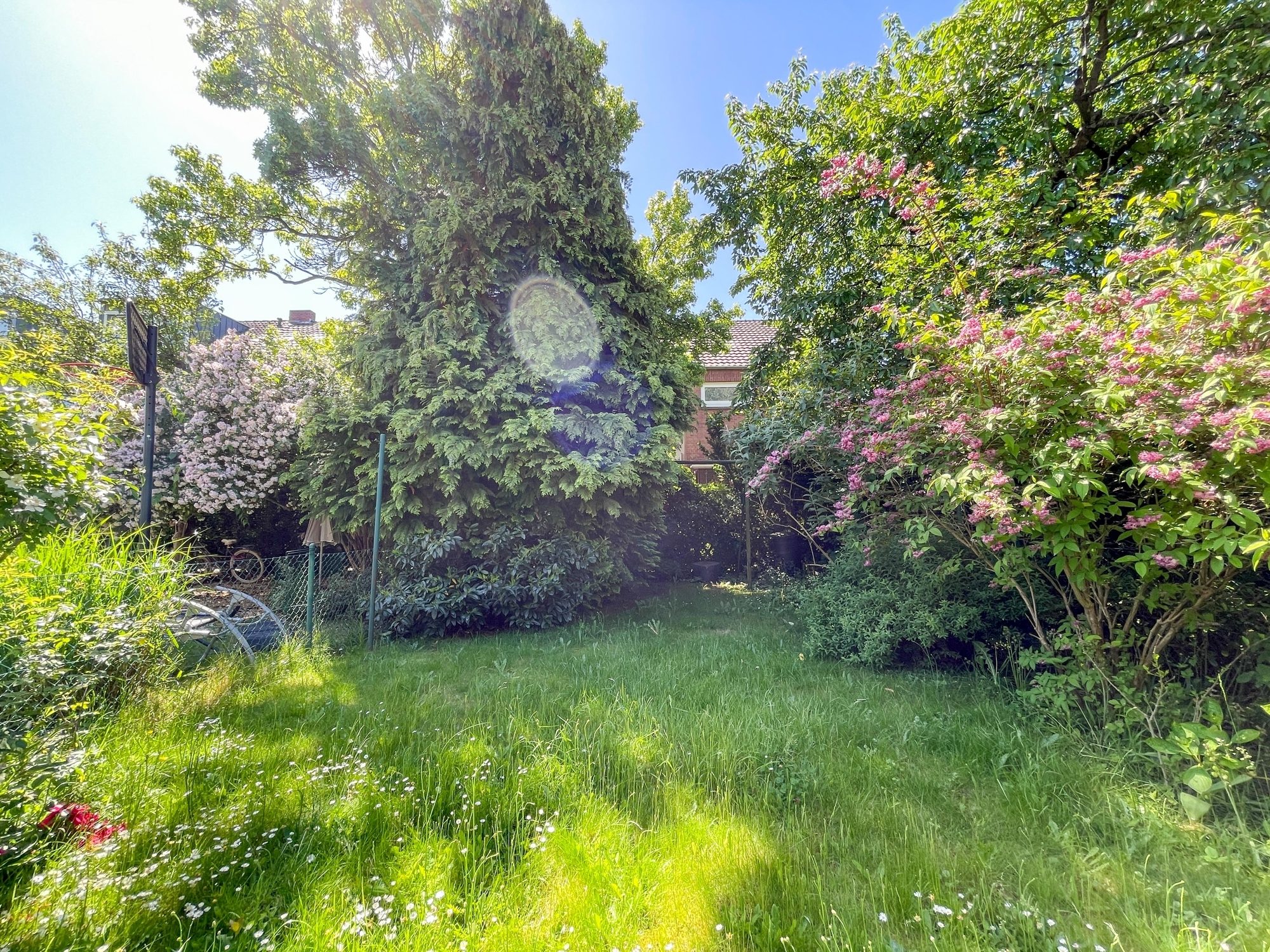 Immobilienangebot - Düsseldorf - Alle - Wersten: gepflegtes Reihenmittelhaus mit Süd-Garten und Entwicklungspotenzial in ruhiger Lage