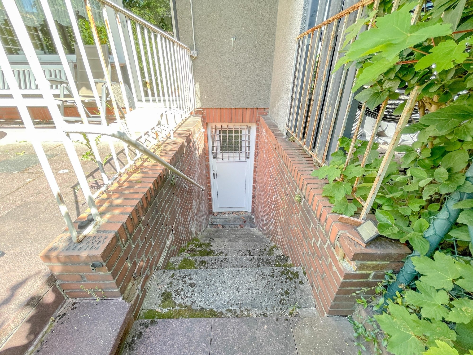 Immobilienangebot - Düsseldorf - Alle - Wersten: gepflegtes Reihenmittelhaus mit Süd-Garten und Entwicklungspotenzial in ruhiger Lage
