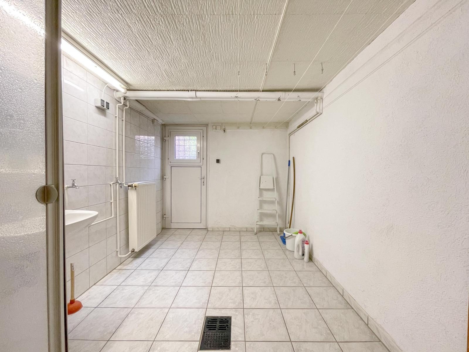 Immobilienangebot - Düsseldorf - Alle - Wersten: gepflegtes Reihenmittelhaus mit Süd-Garten und Entwicklungspotenzial in ruhiger Lage