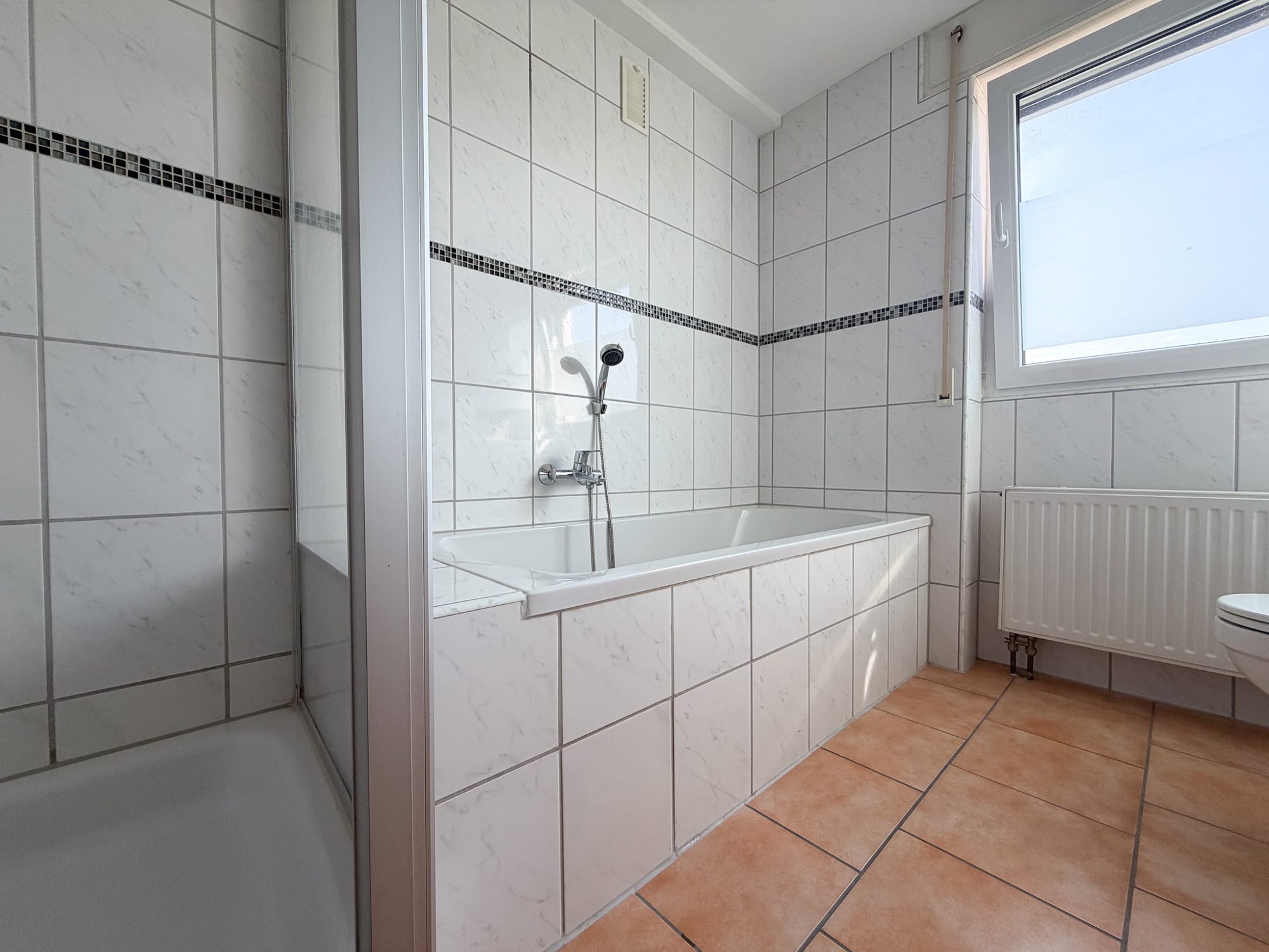Immobilienangebot - Düsseldorf - Alle - Düsseldorf-Rath: Attraktive 3-Zimmer-Wohnung mit zwei Balkonen – ab sofort bezugsfrei!