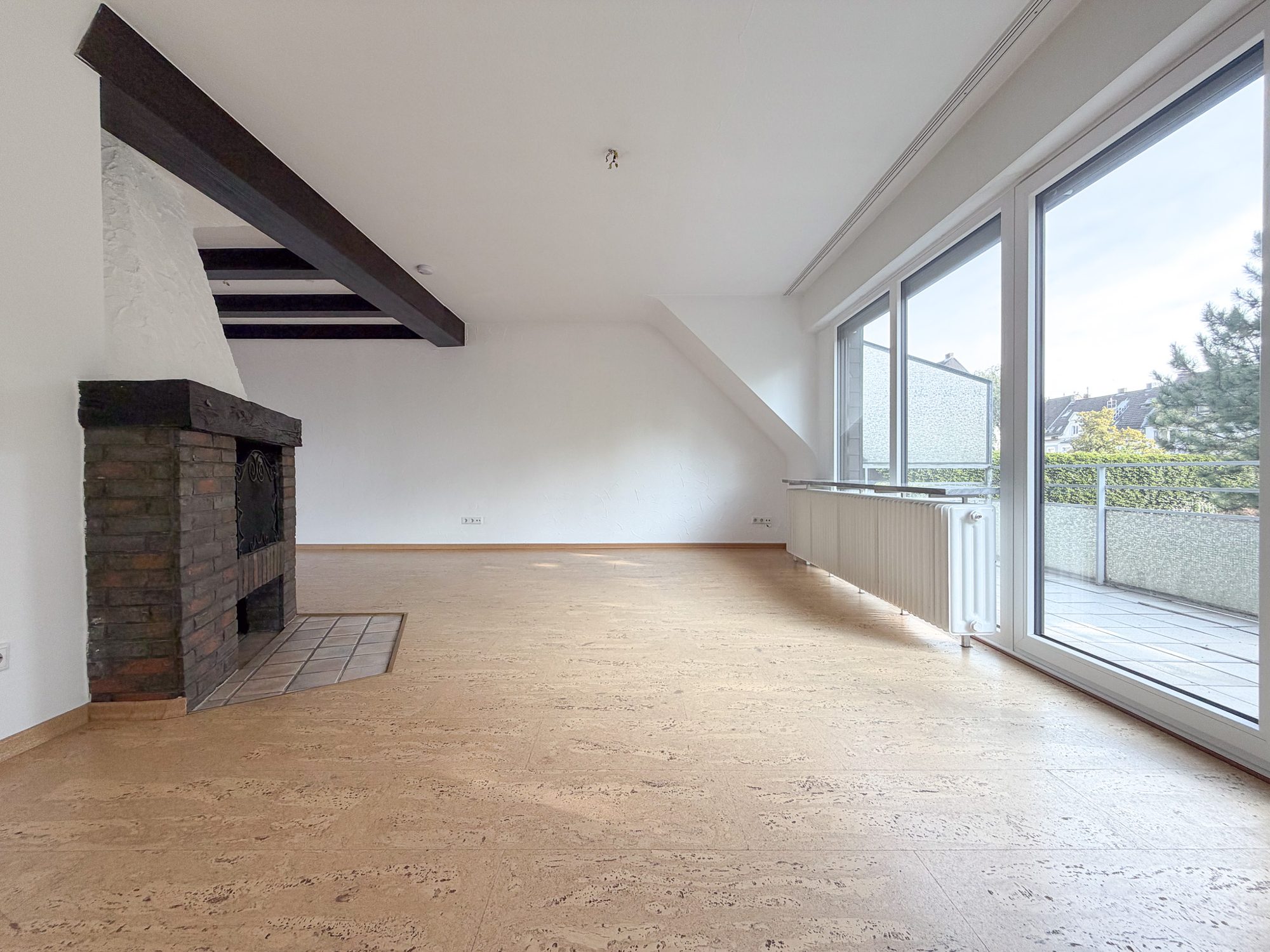 Immobilienangebot - Düsseldorf - Alle - Düsseldorf-Rath: Attraktive 3-Zimmer-Wohnung mit zwei Balkonen – ab sofort bezugsfrei!