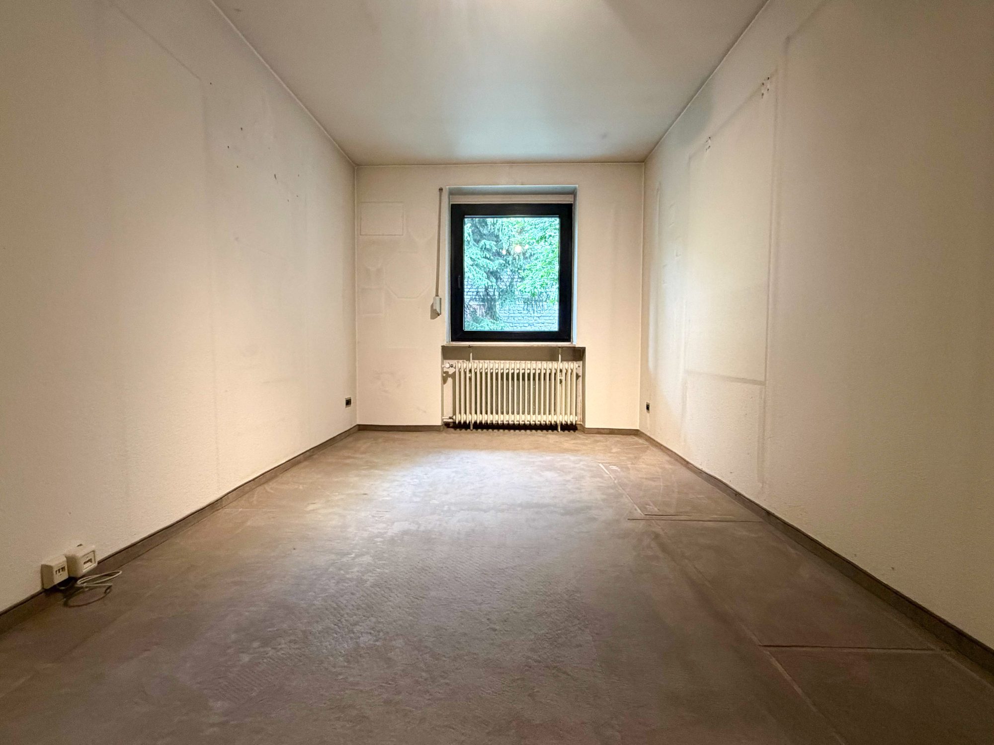 Immobilienangebot - Düsseldorf - Alle - Düsseldorf-Rath: Maisonette mit Hauscharakter, Garten und separat vermietetem Appartement!