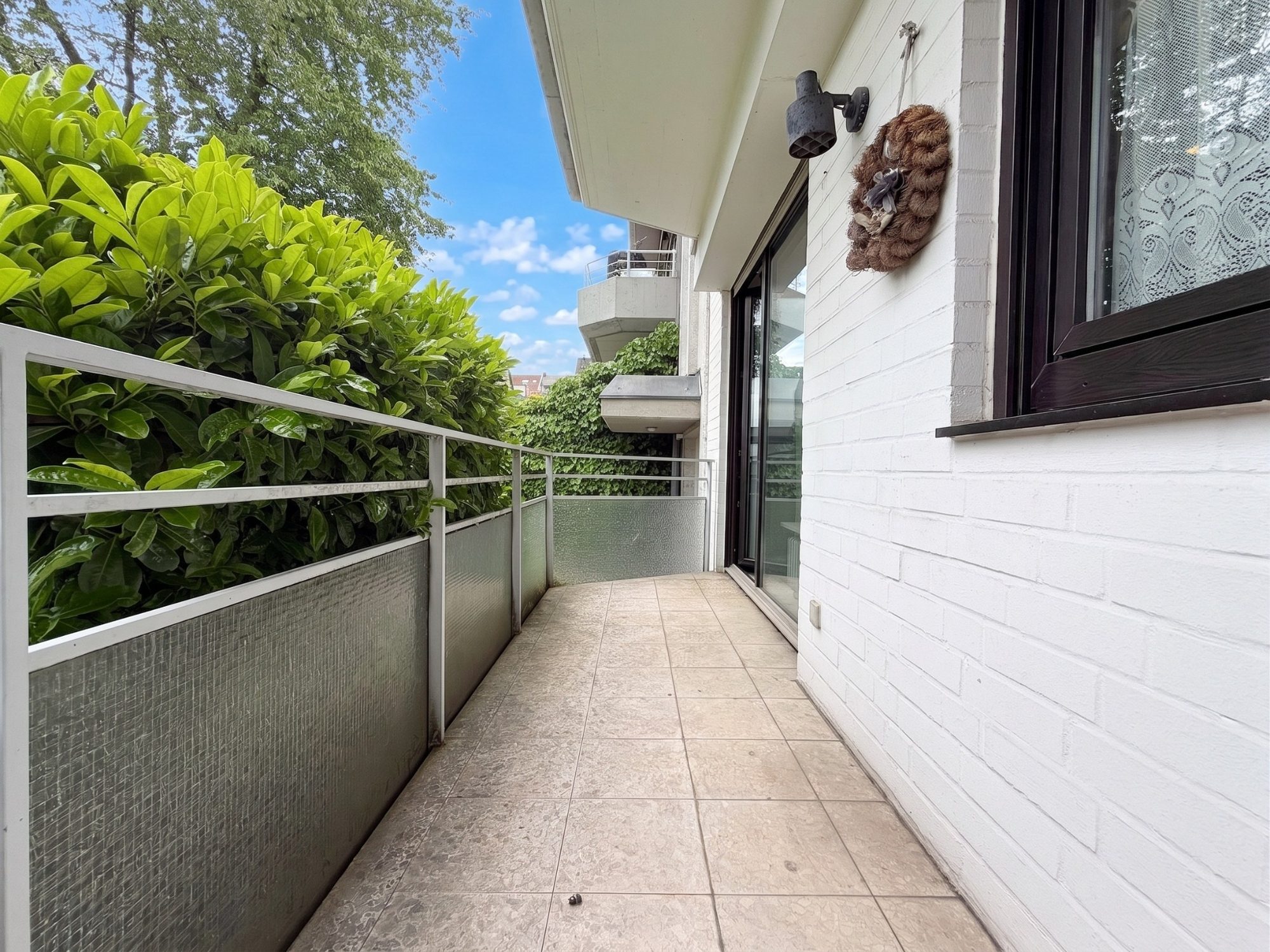 Immobilienangebot - Düsseldorf - Alle - Düsseldorf-Rath: Maisonette mit Hauscharakter, Garten und separat vermietetem Appartement!