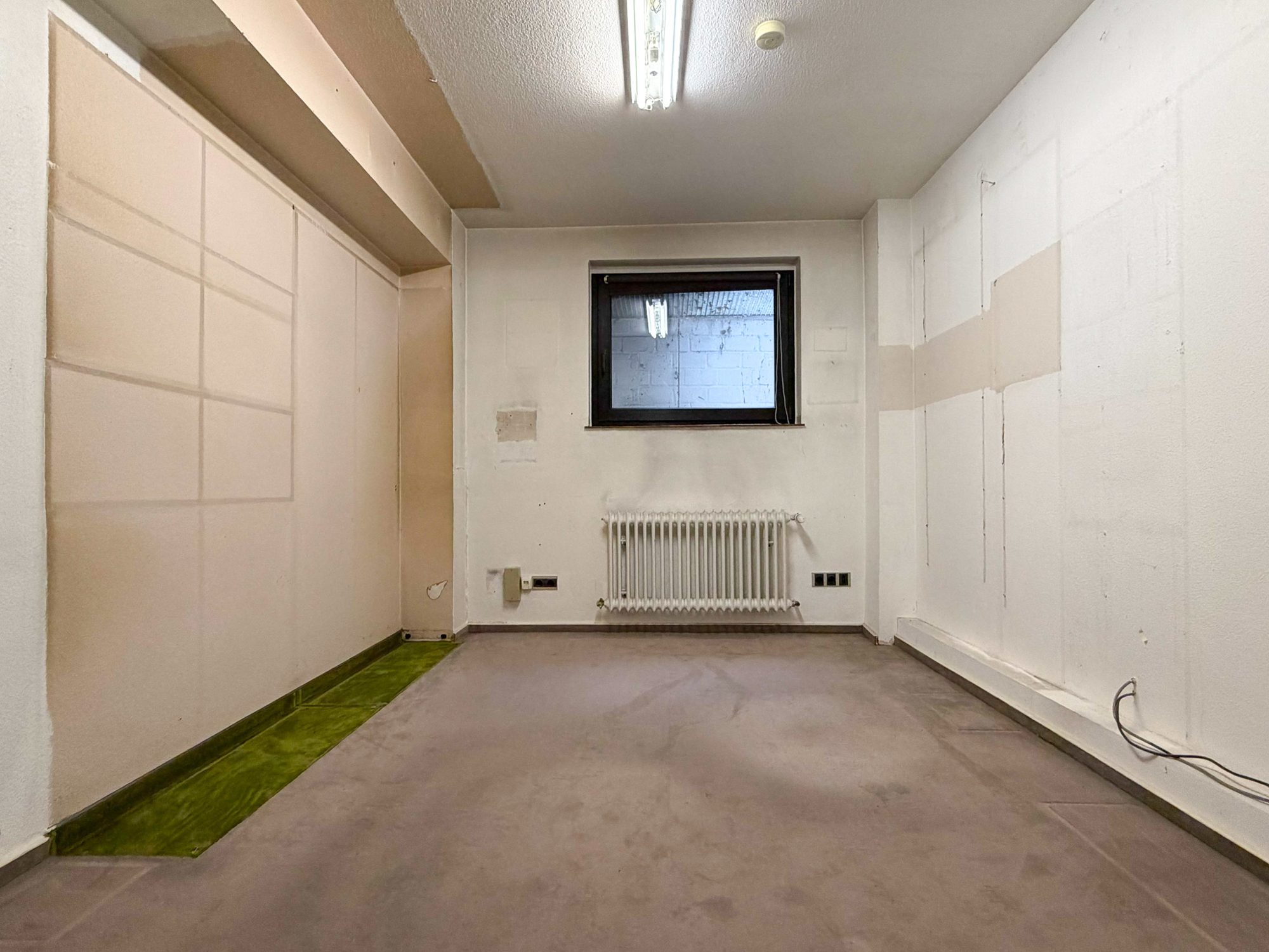 Immobilienangebot - Düsseldorf - Alle - Düsseldorf-Rath: Maisonette mit Hauscharakter, Garten und separat vermietetem Appartement!