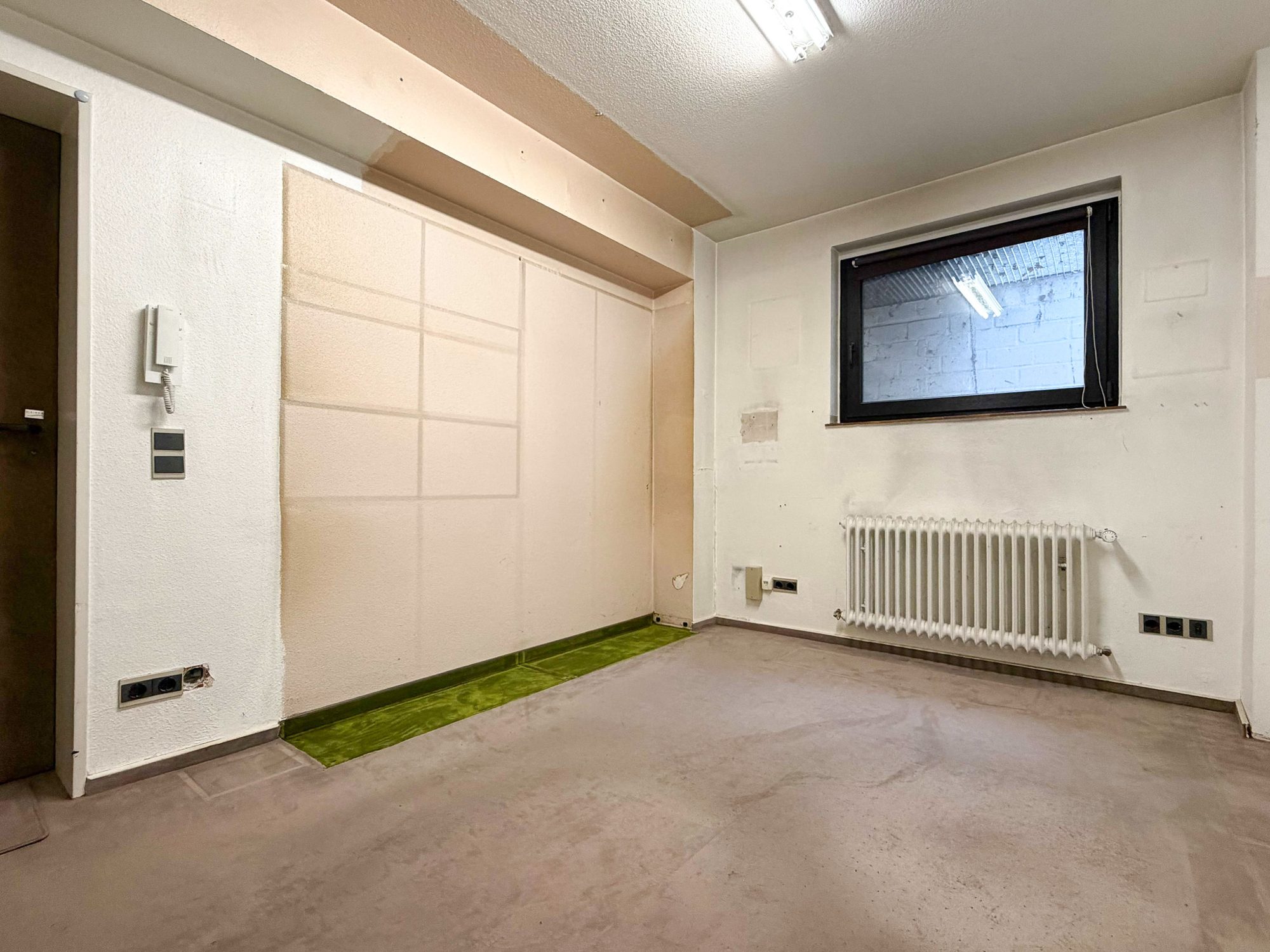 Immobilienangebot - Düsseldorf - Alle - Düsseldorf-Rath: Maisonette mit Hauscharakter, Garten und separat vermietetem Appartement!