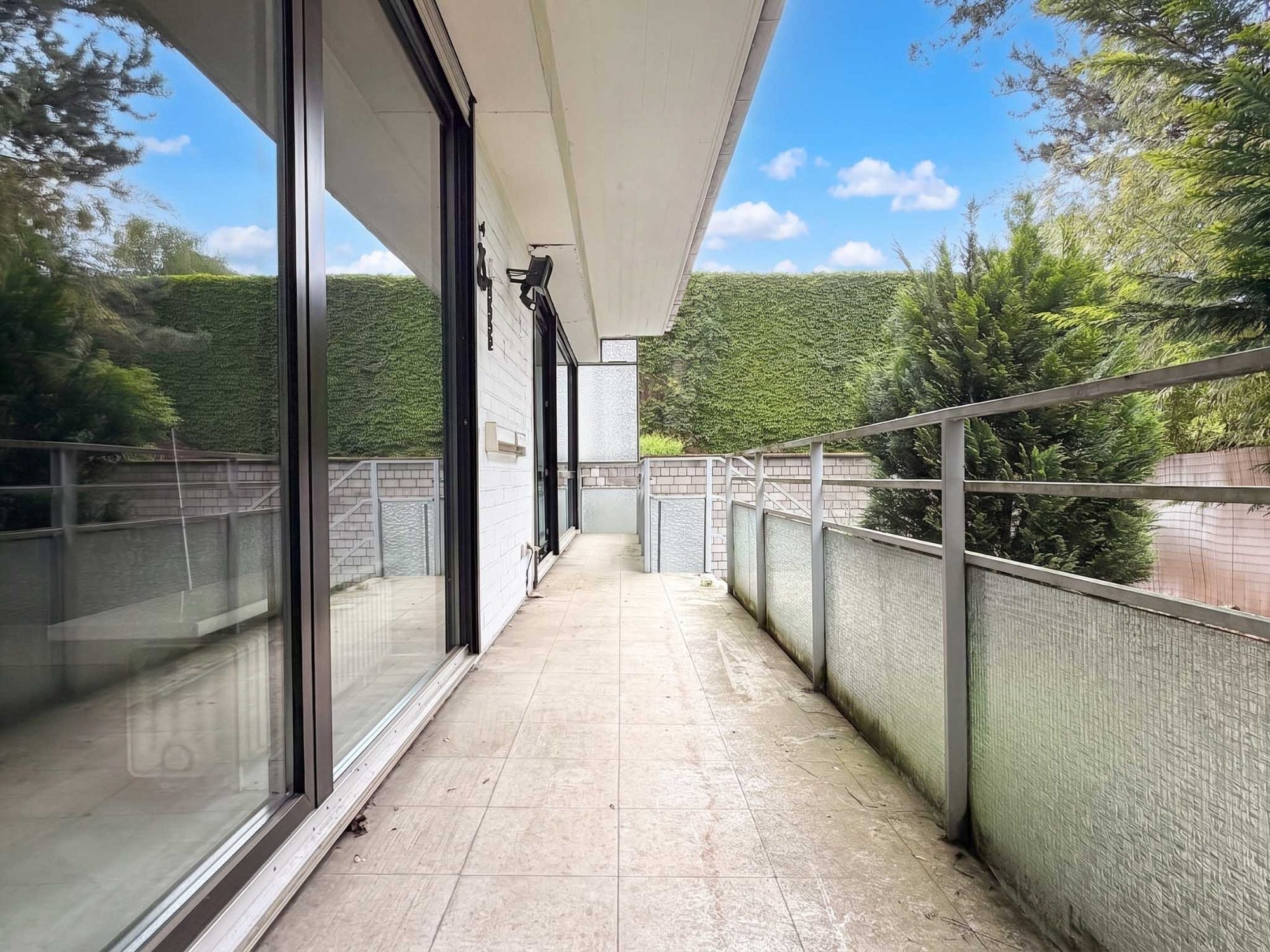 Immobilienangebot - Düsseldorf - Alle - Düsseldorf-Rath: Maisonette mit Hauscharakter, Garten und separat vermietetem Appartement!