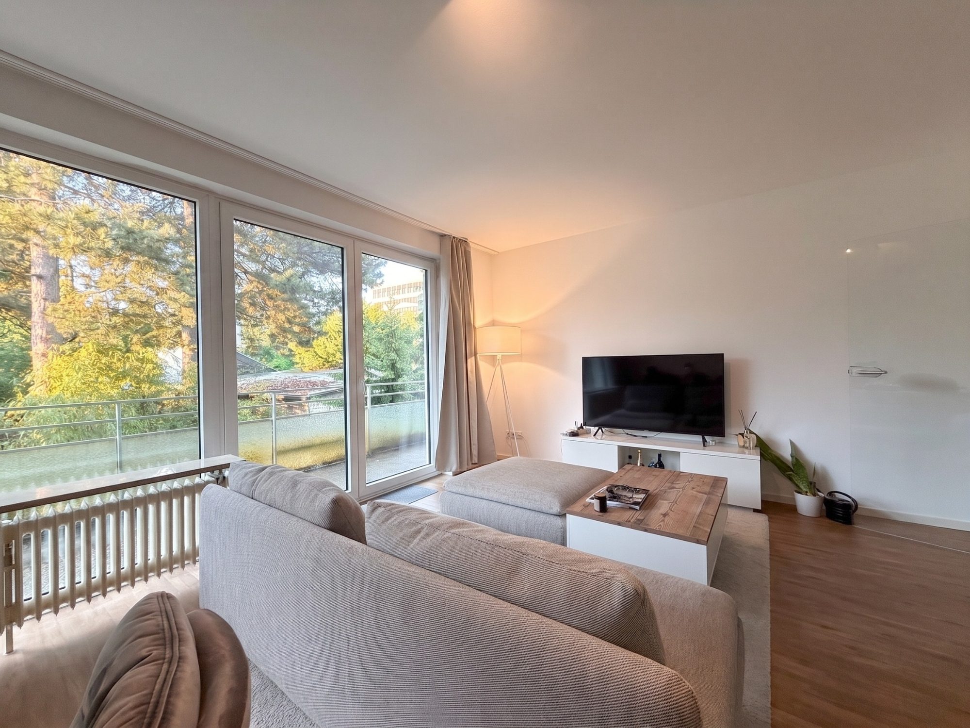 Immobilienangebot - Düsseldorf - Alle - Düsseldorf-Rath: Zwei vermietete Wohnungen als Einheit – ideal für Eigennutzung oder Kapitalanlage!