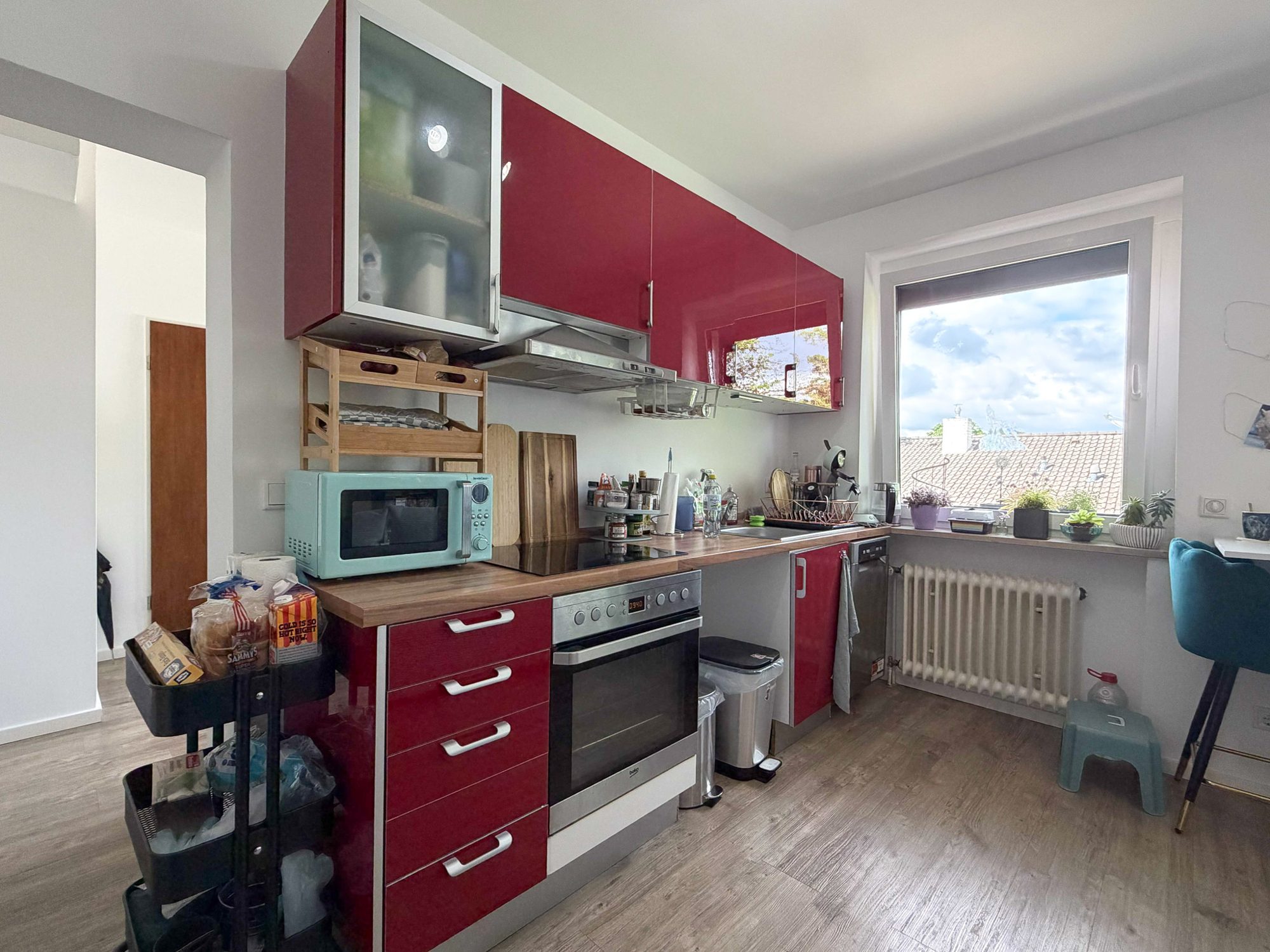 Immobilienangebot - Düsseldorf - Alle - Düsseldorf-Rath: Zwei vermietete Wohnungen als Einheit – ideal für Eigennutzung oder Kapitalanlage!