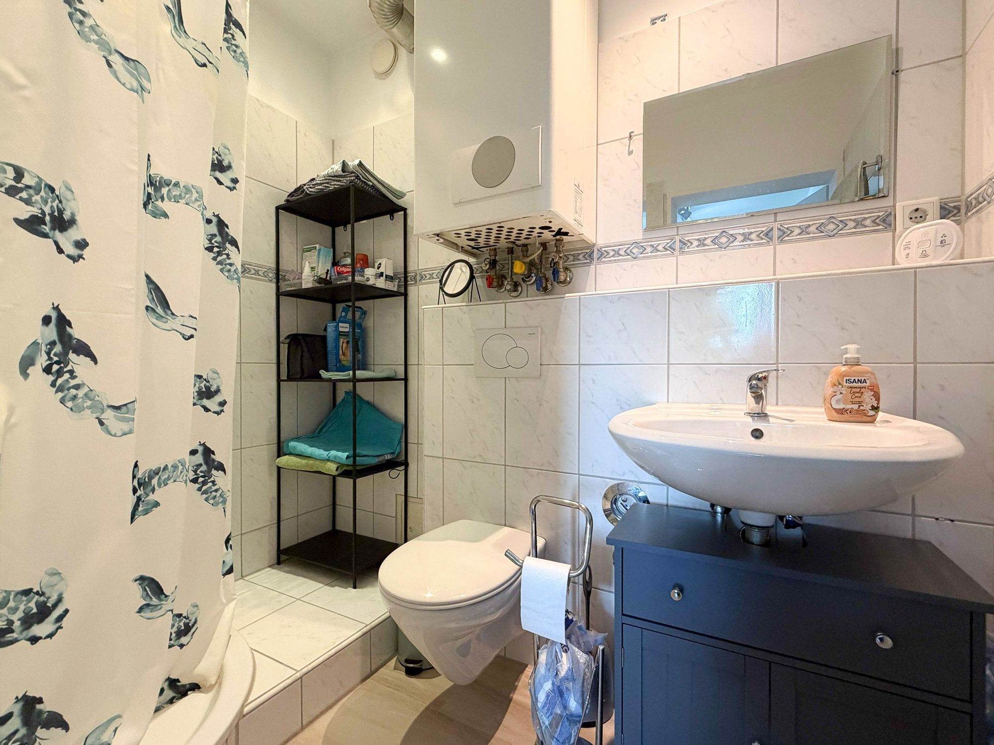 Immobilienangebot - Düsseldorf - Alle - Düsseldorf-Rath: Zwei vermietete Wohnungen als Einheit – ideal für Eigennutzung oder Kapitalanlage!