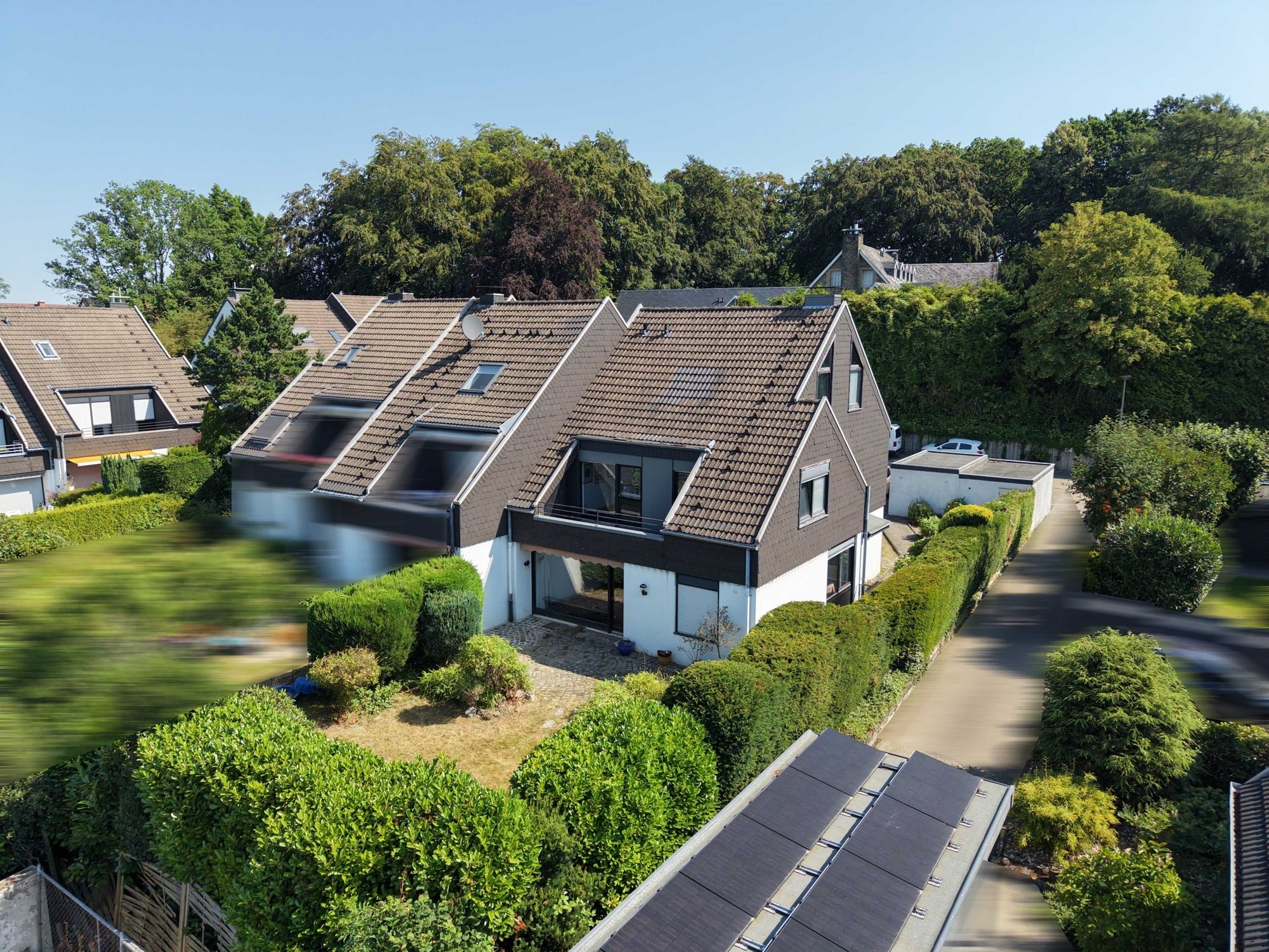 Immobilienangebot - Mettmann - Alle - Mettmann-Metzkausen: Viel Platz für die Familie - Großzügiges Reihenendhaus mit Garten und Garage!