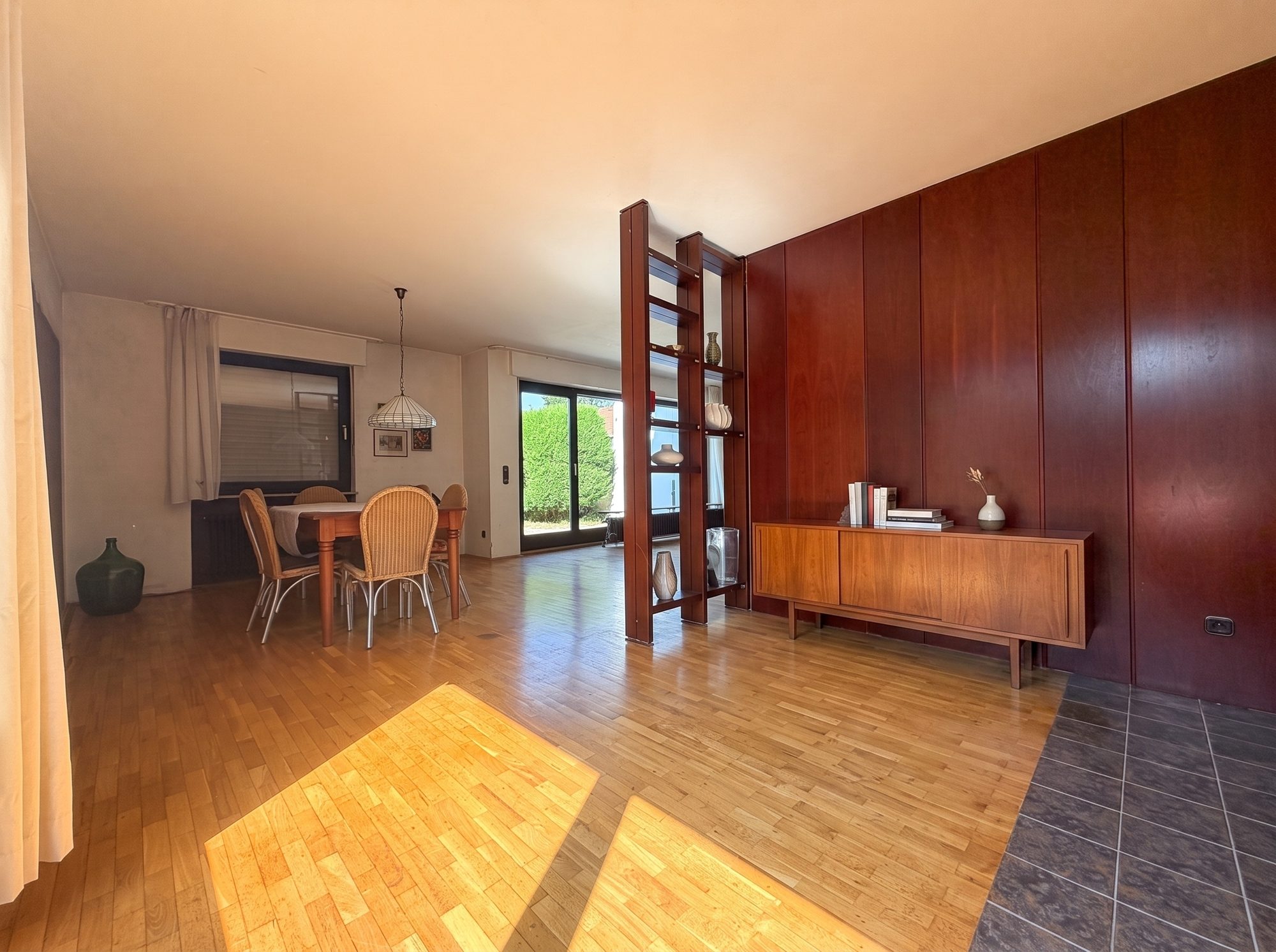 Immobilienangebot - Mettmann - Alle - Mettmann-Metzkausen: Viel Platz für die Familie - Großzügiges Reihenendhaus mit Garten und Garage!
